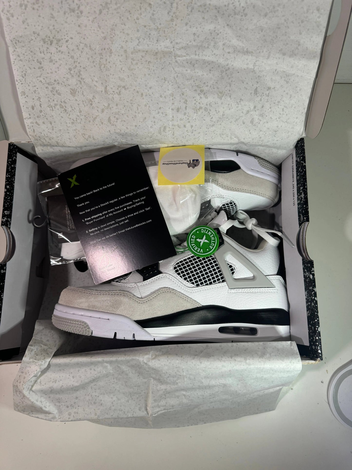 Jordan 4 Military Black tenisice — prednji prikaz