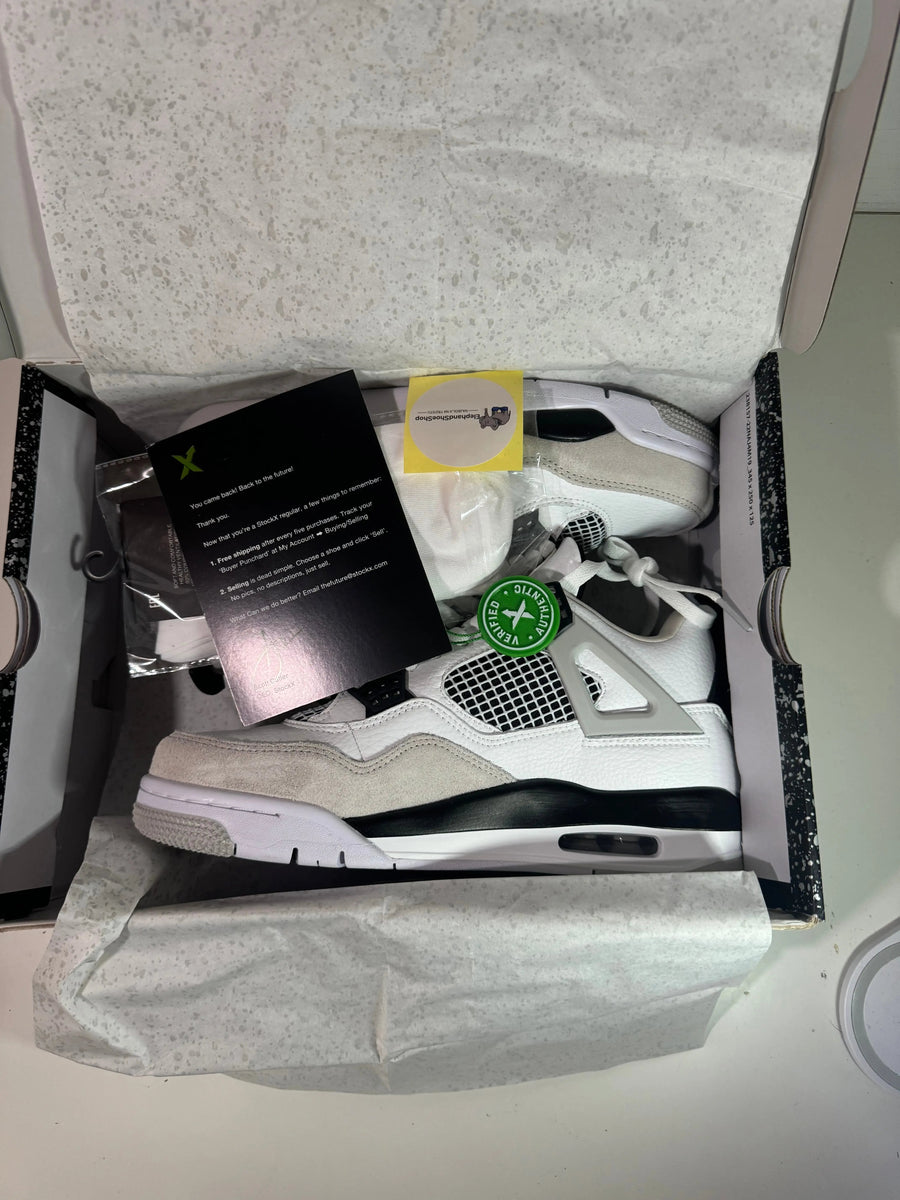 Jordan 4 Military Black tenisice — prednji prikaz