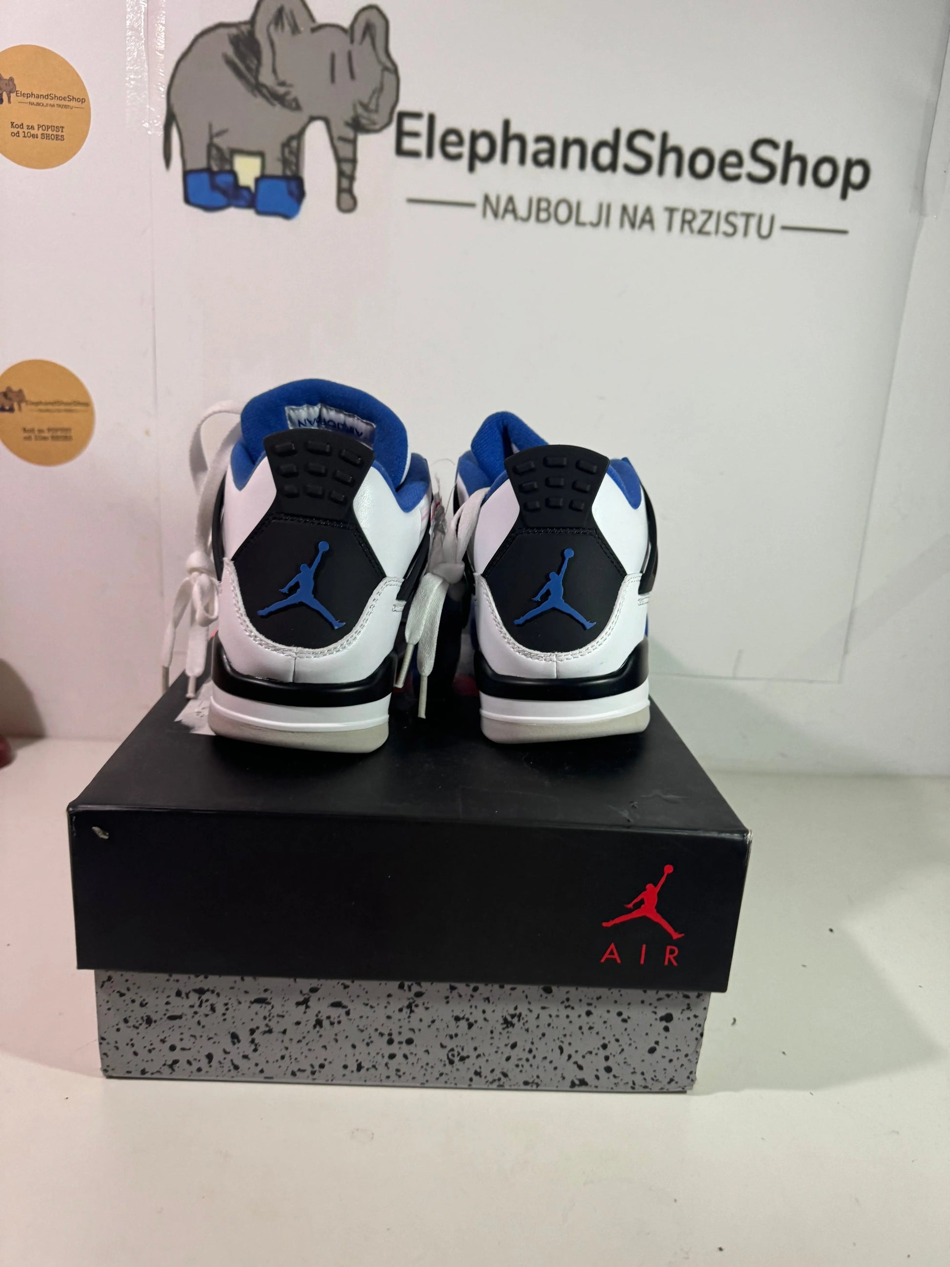 Jordan 4 Moto Sport tenisice — prednji prikaz