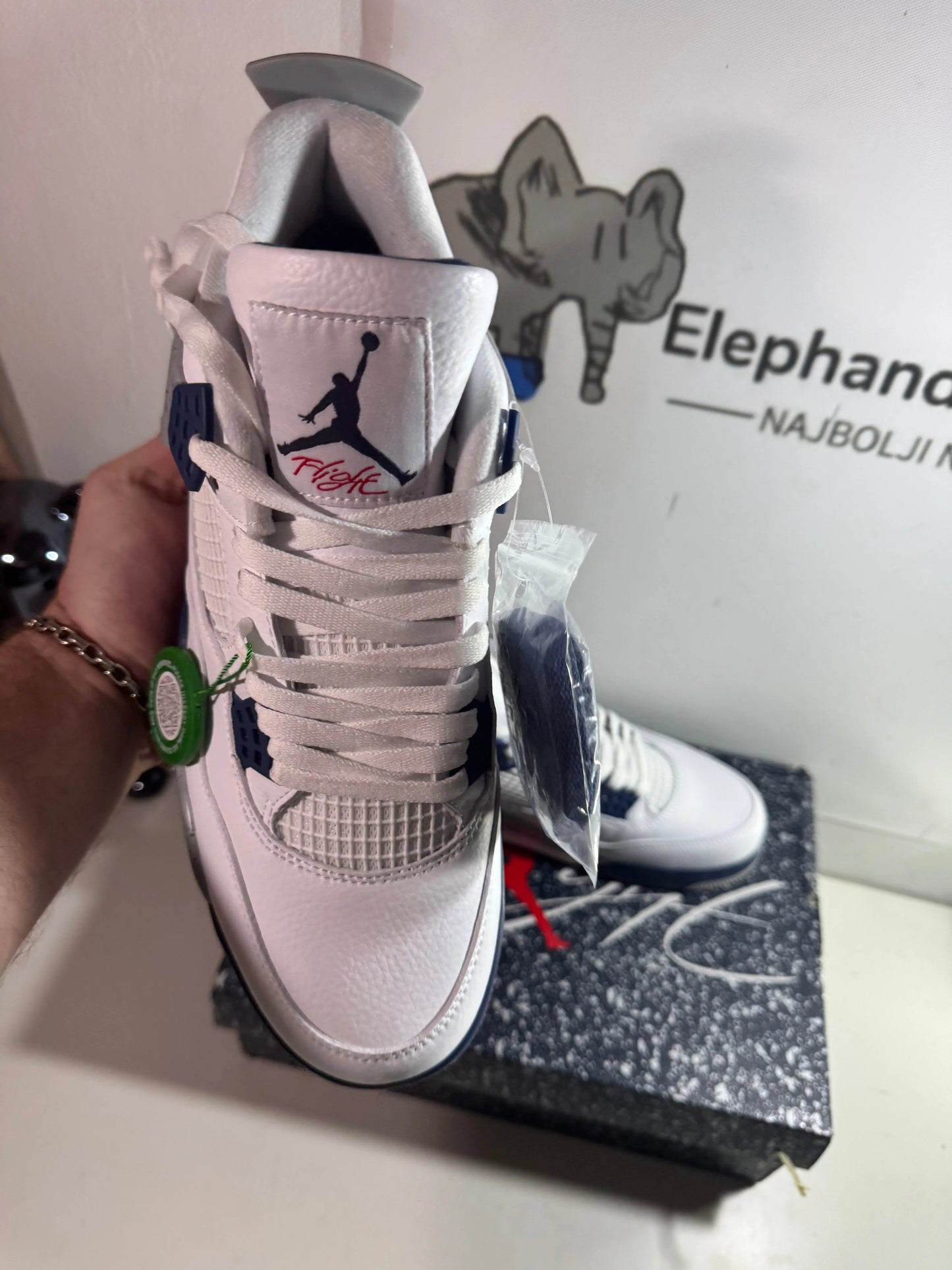 Jordan 4 Navy tenisice — straga