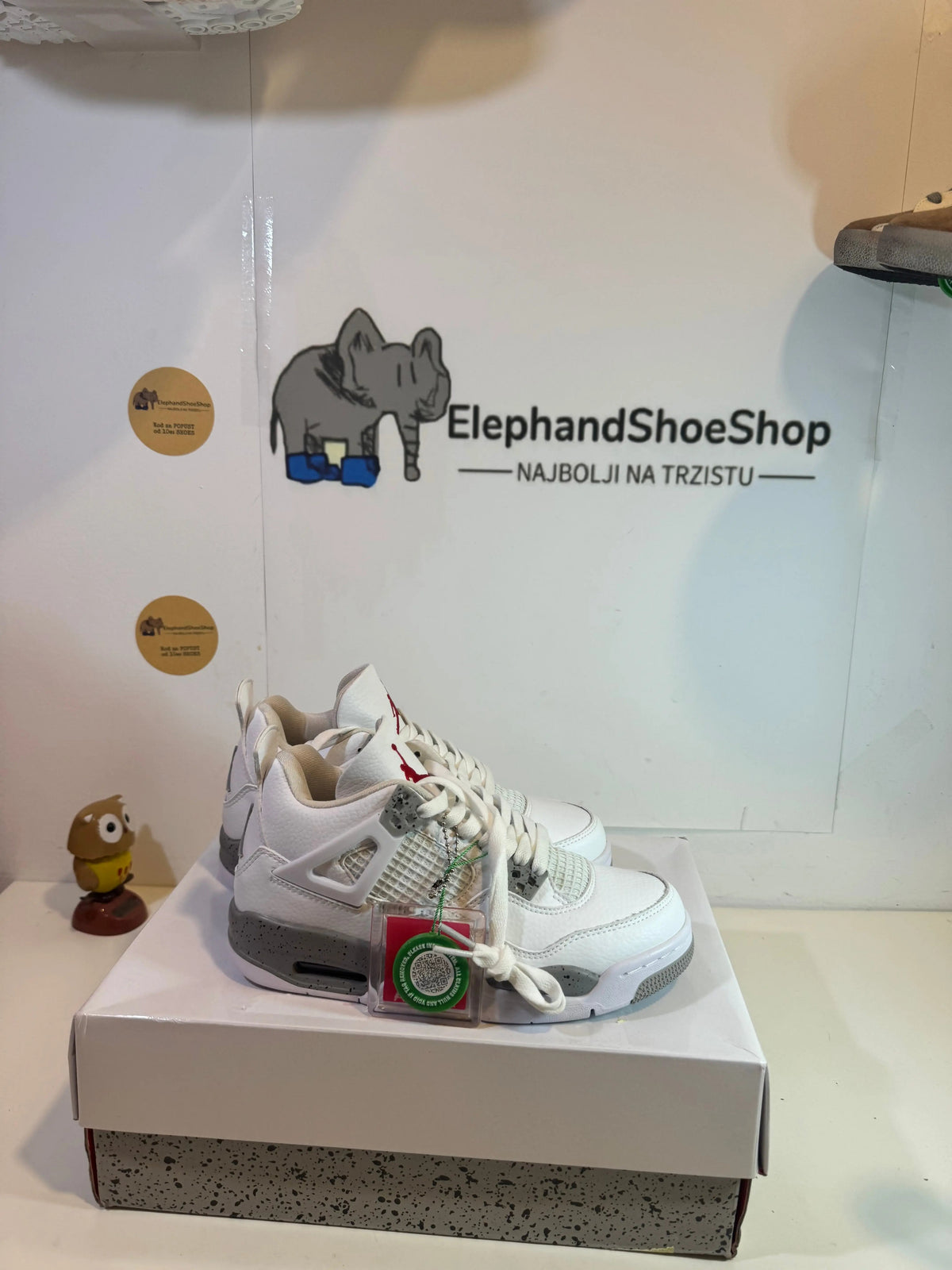 Jordan 4 Oreo tenisice — bočni prikaz