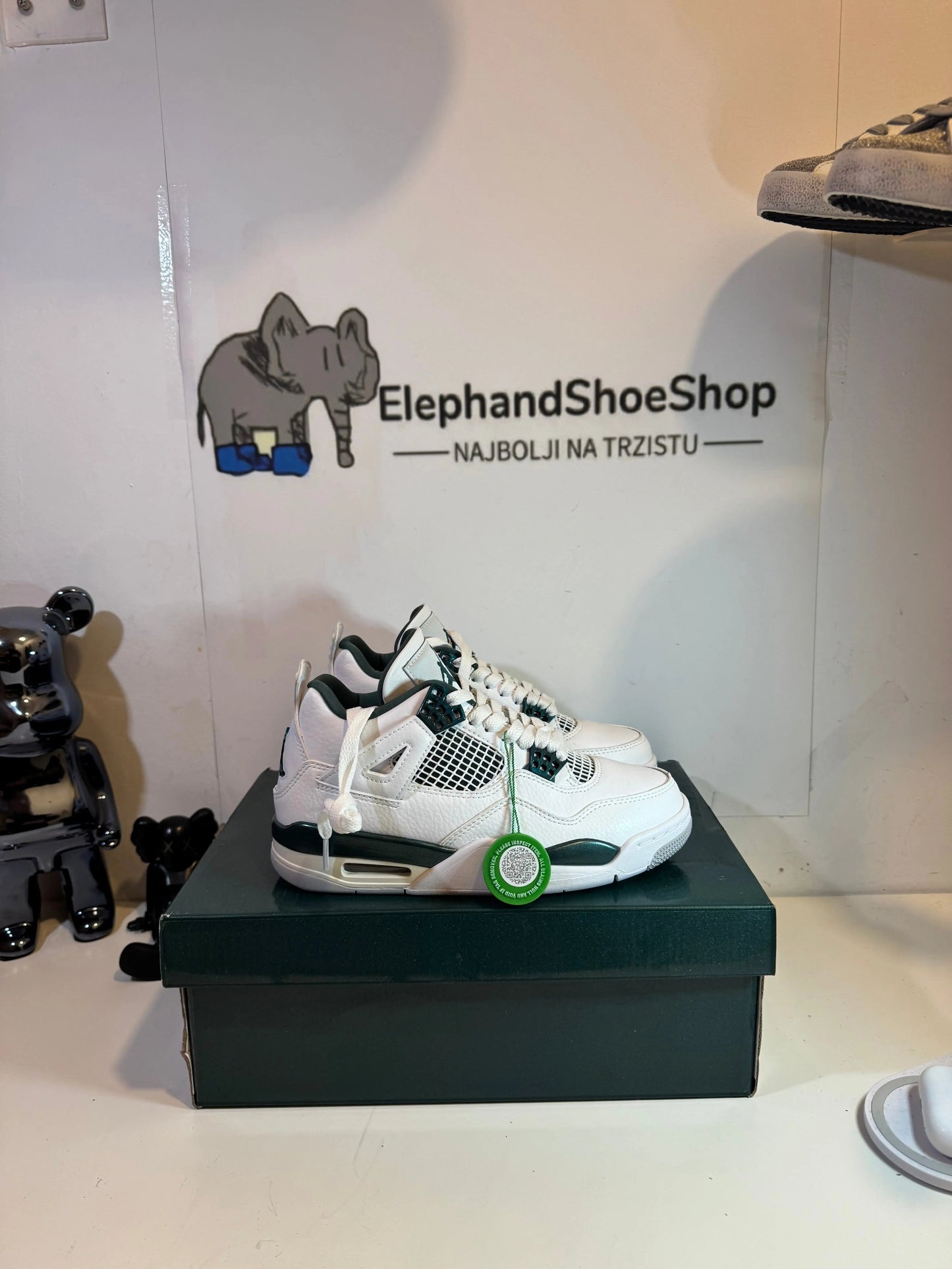 Jordan 4 Pine Green tenisice — bočni prikaz