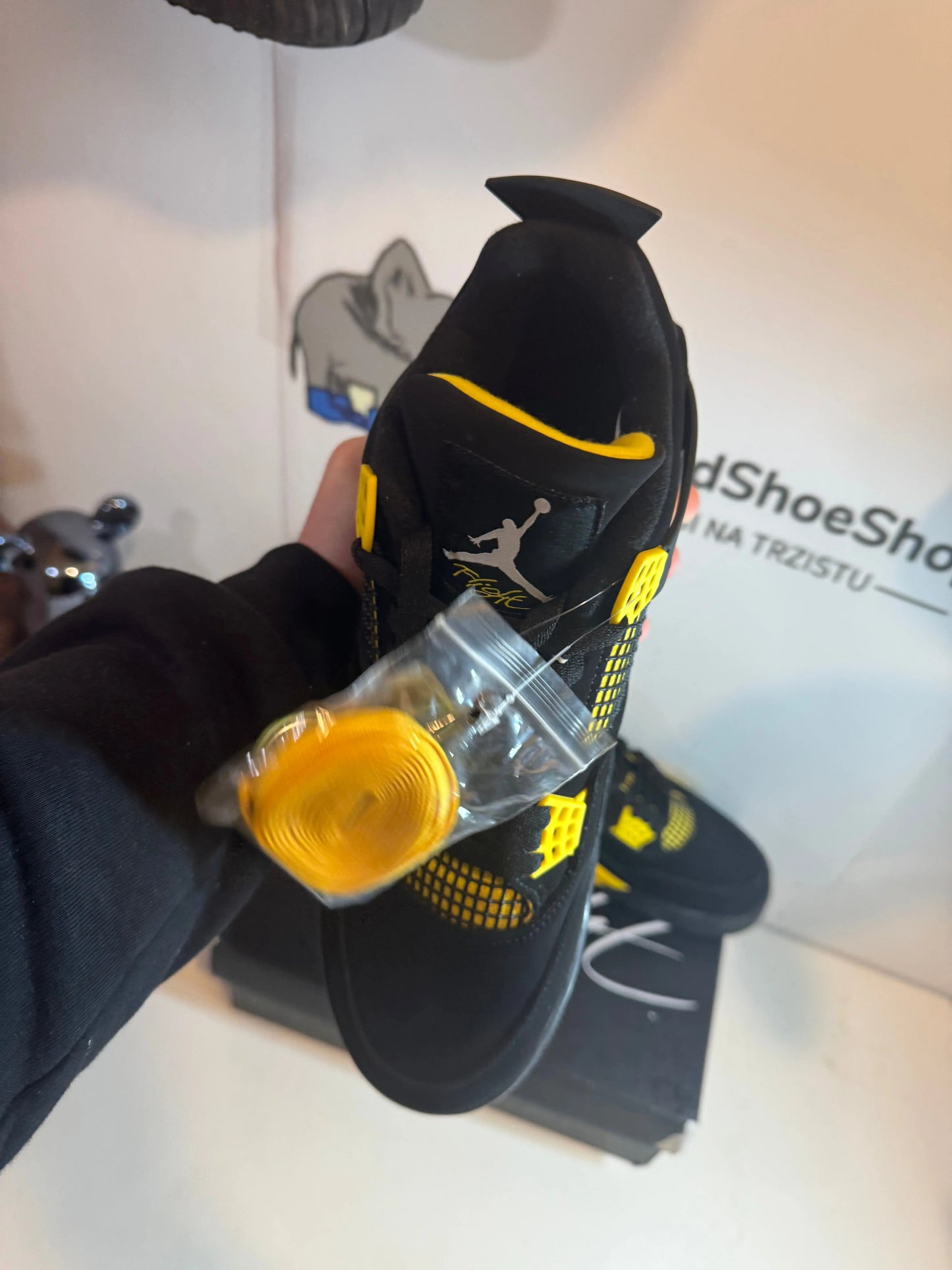 Jordan 4 Thunder tenisice — straga