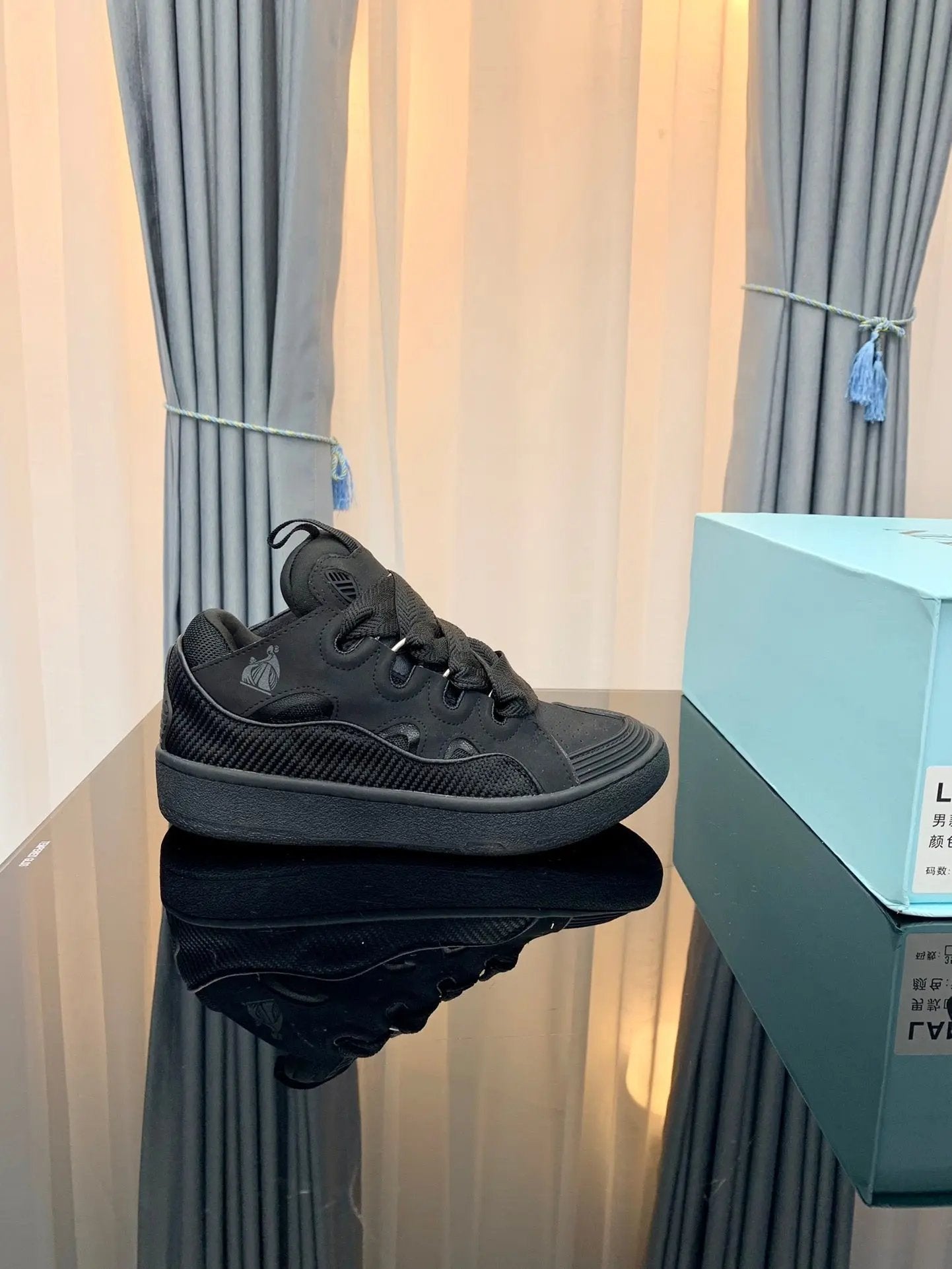 Lanvin Black tenisice — prednji prikaz