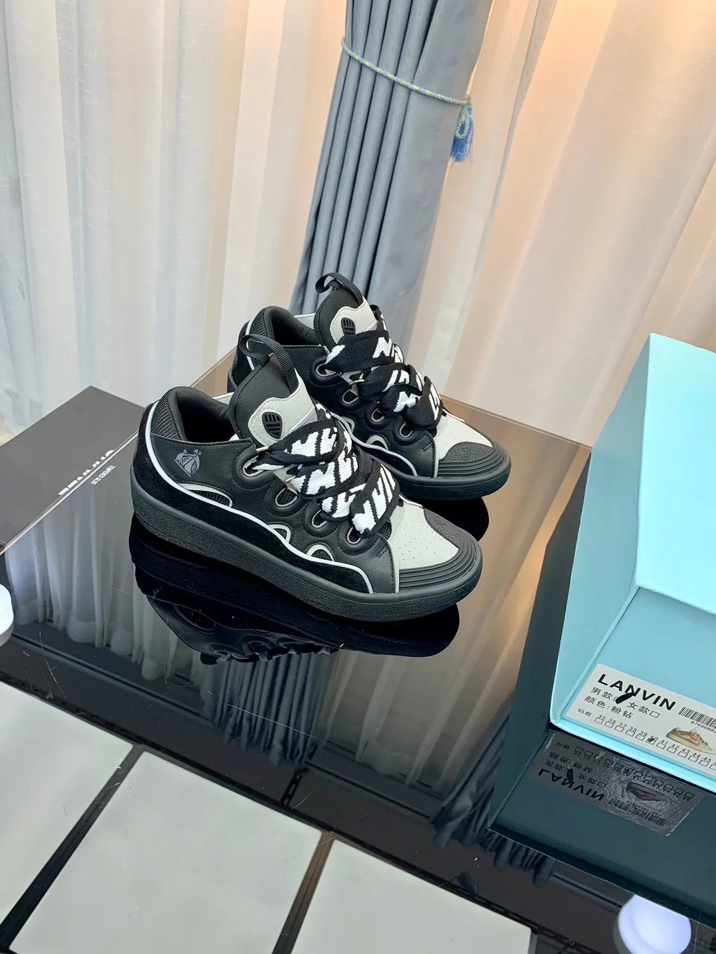 Lanvin Black/White tenisice — prednji prikaz