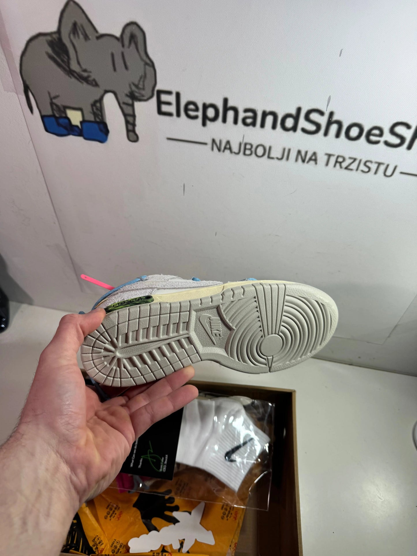Off White "Lot 38" tenisice — detalj