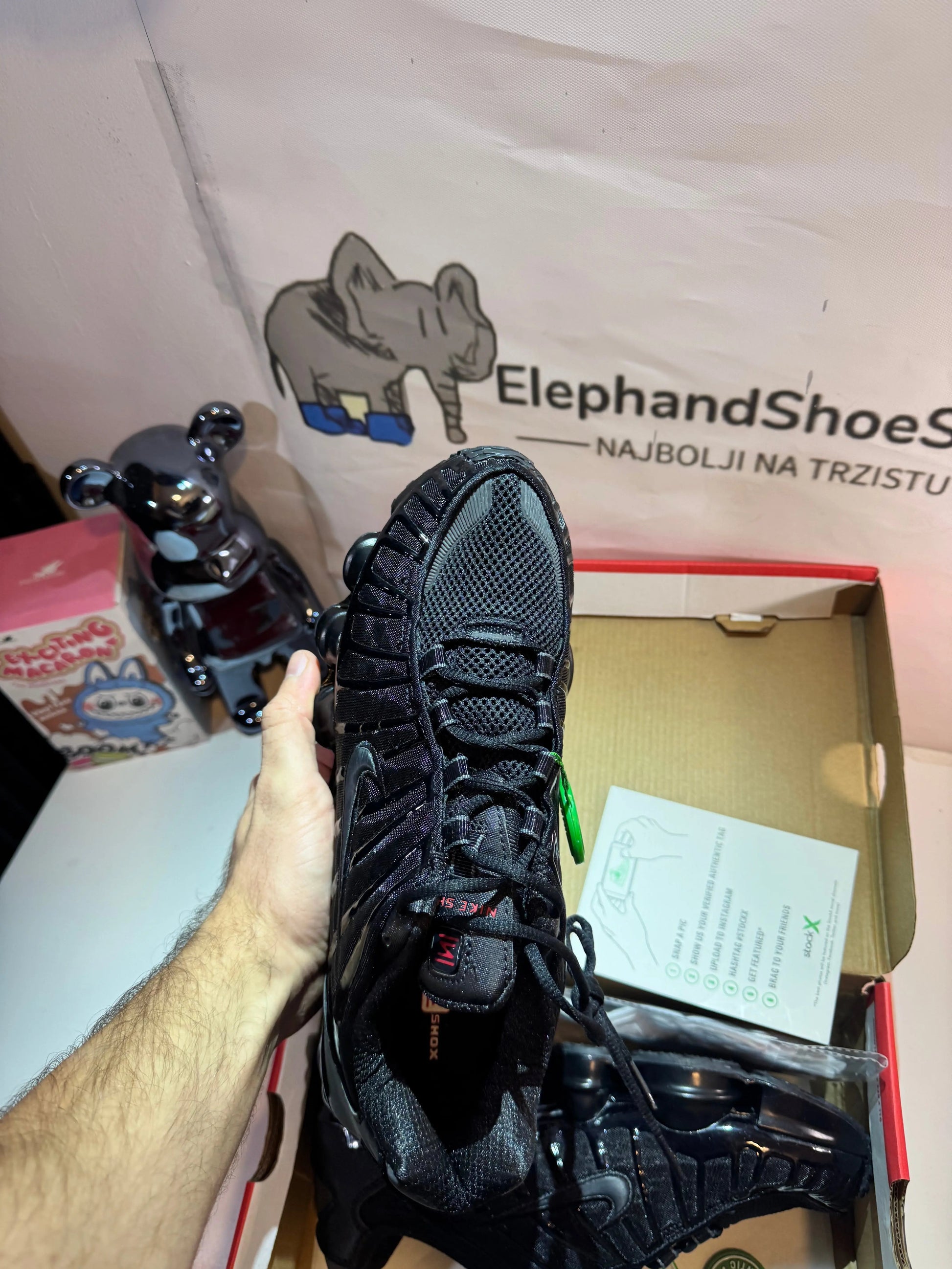 Shox Black tenisice — prednji prikaz