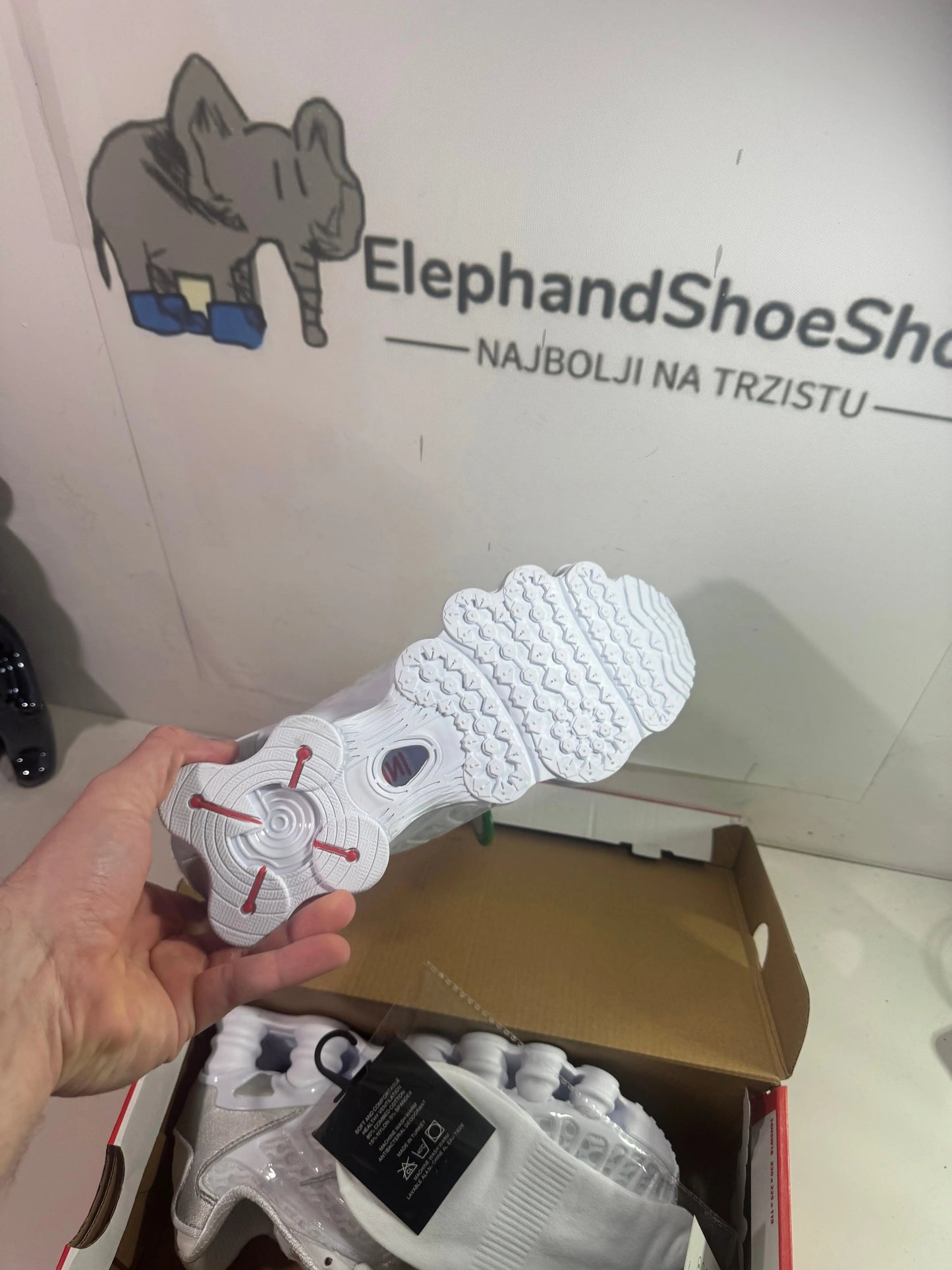 Shox White tenisice — prednji prikaz