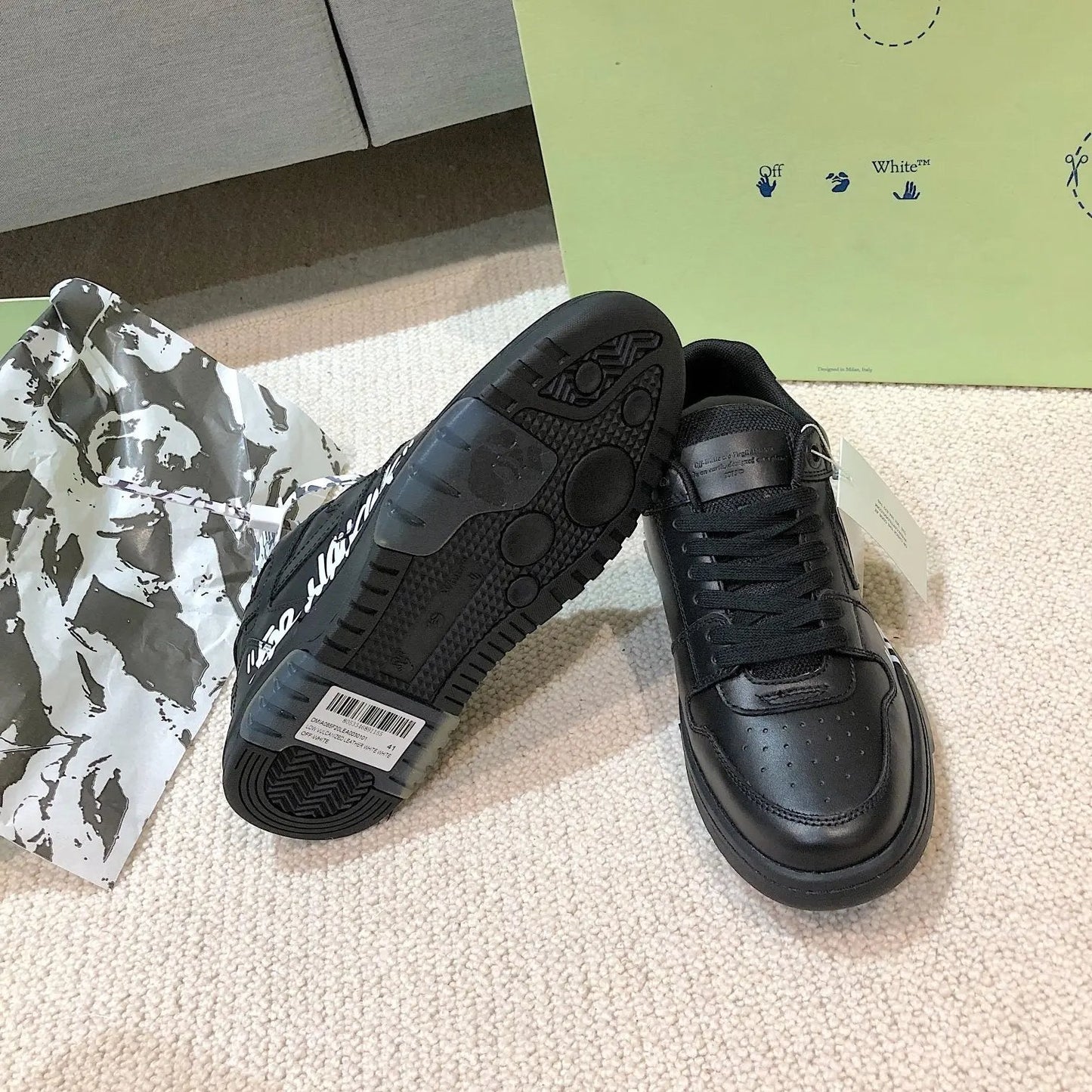 OFF-WHITE out the office Graffiti Balck tenisice — gornji prikaz