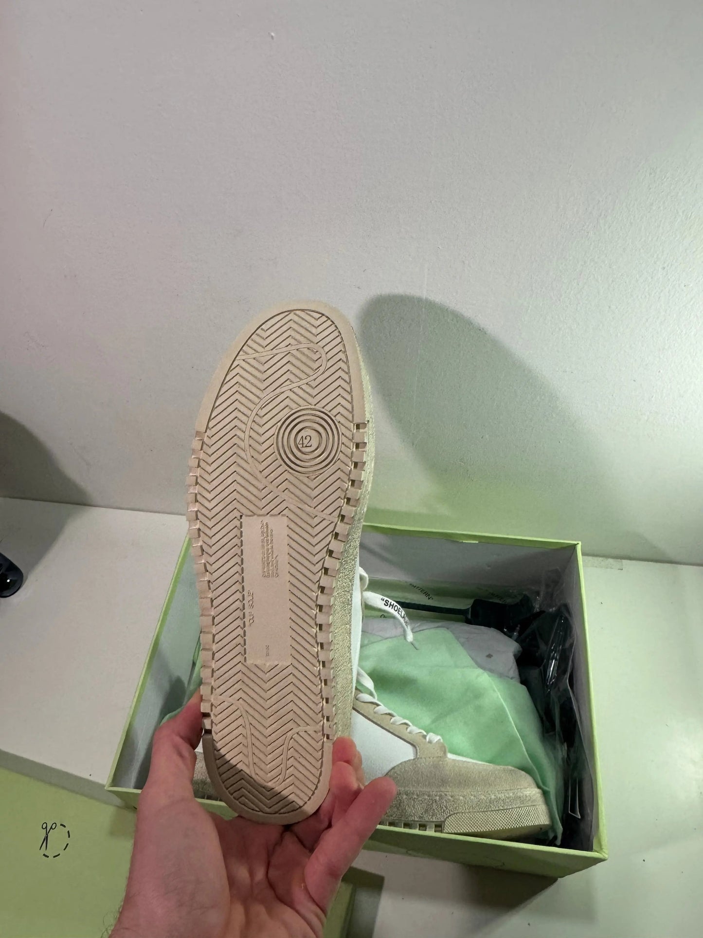 Off White Low White/Black tenisice — prednji prikaz