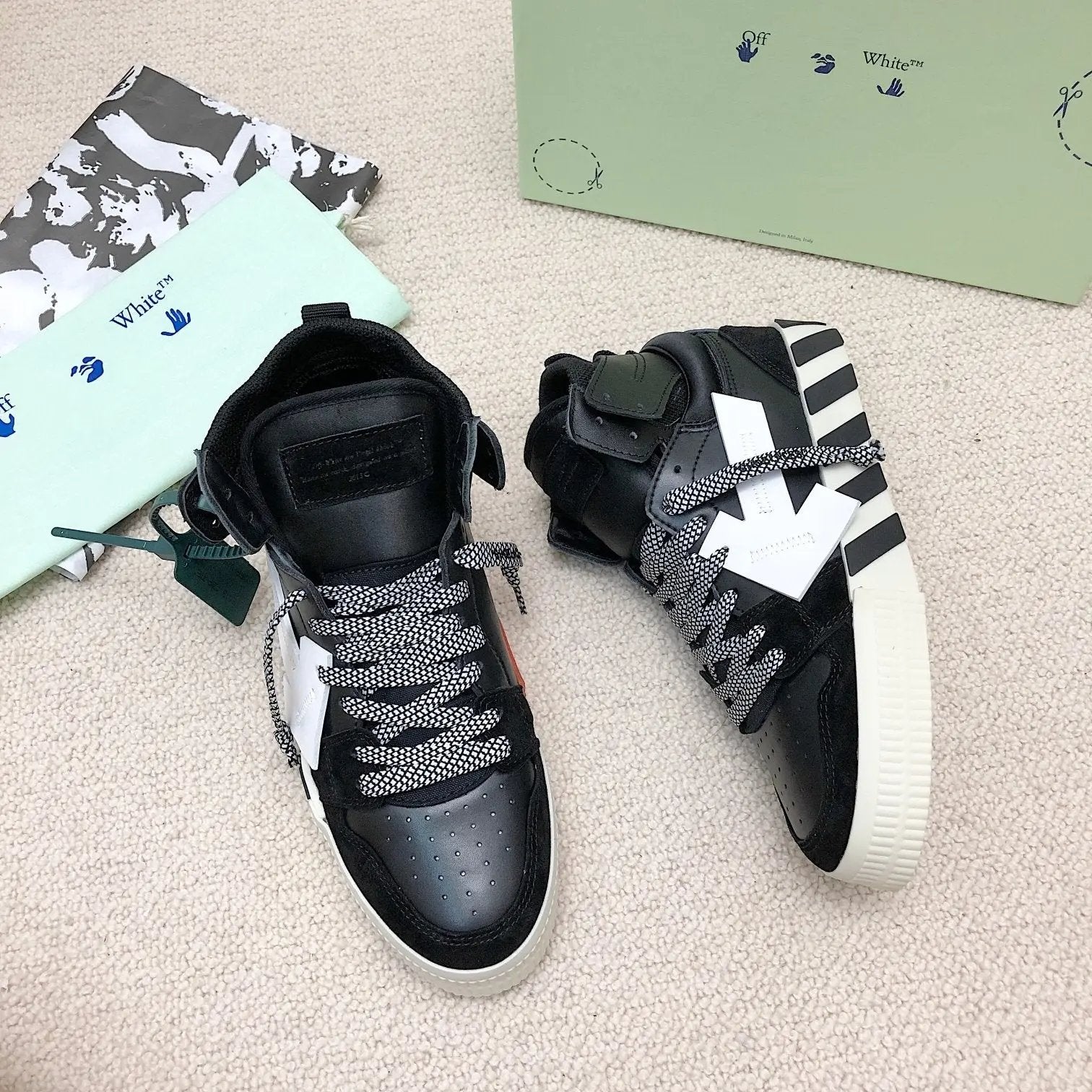 Off-White Mid-Top Black tenisice — straga