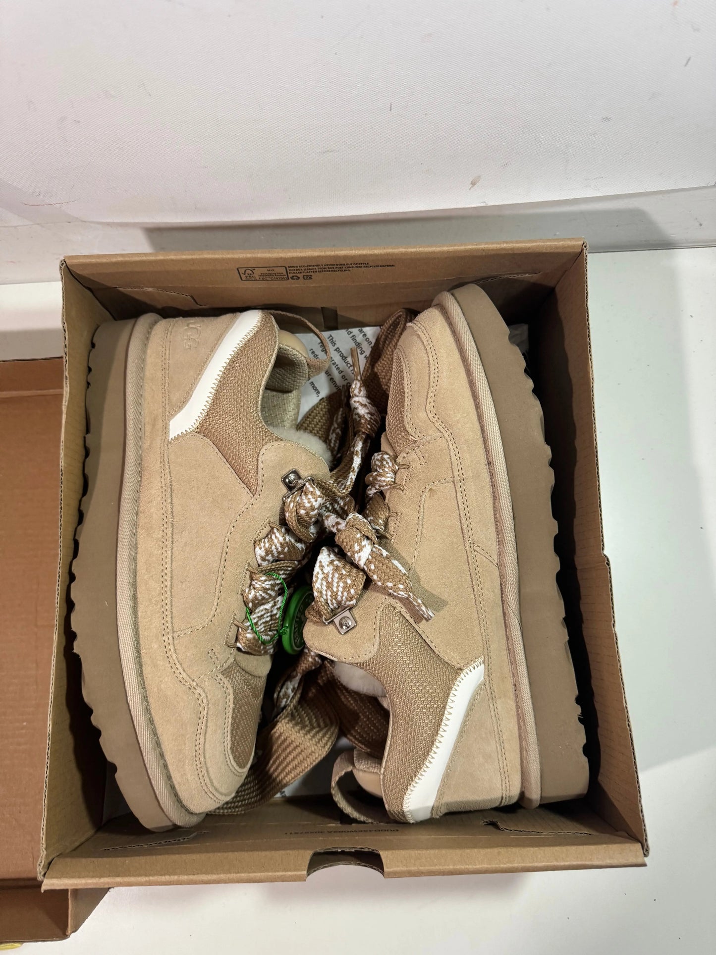 UGG Lowmel Sand čizme — detalj