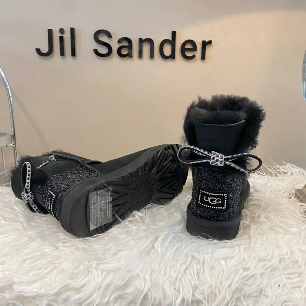 Ugg boots ultra mini black crystal čizme — detalj