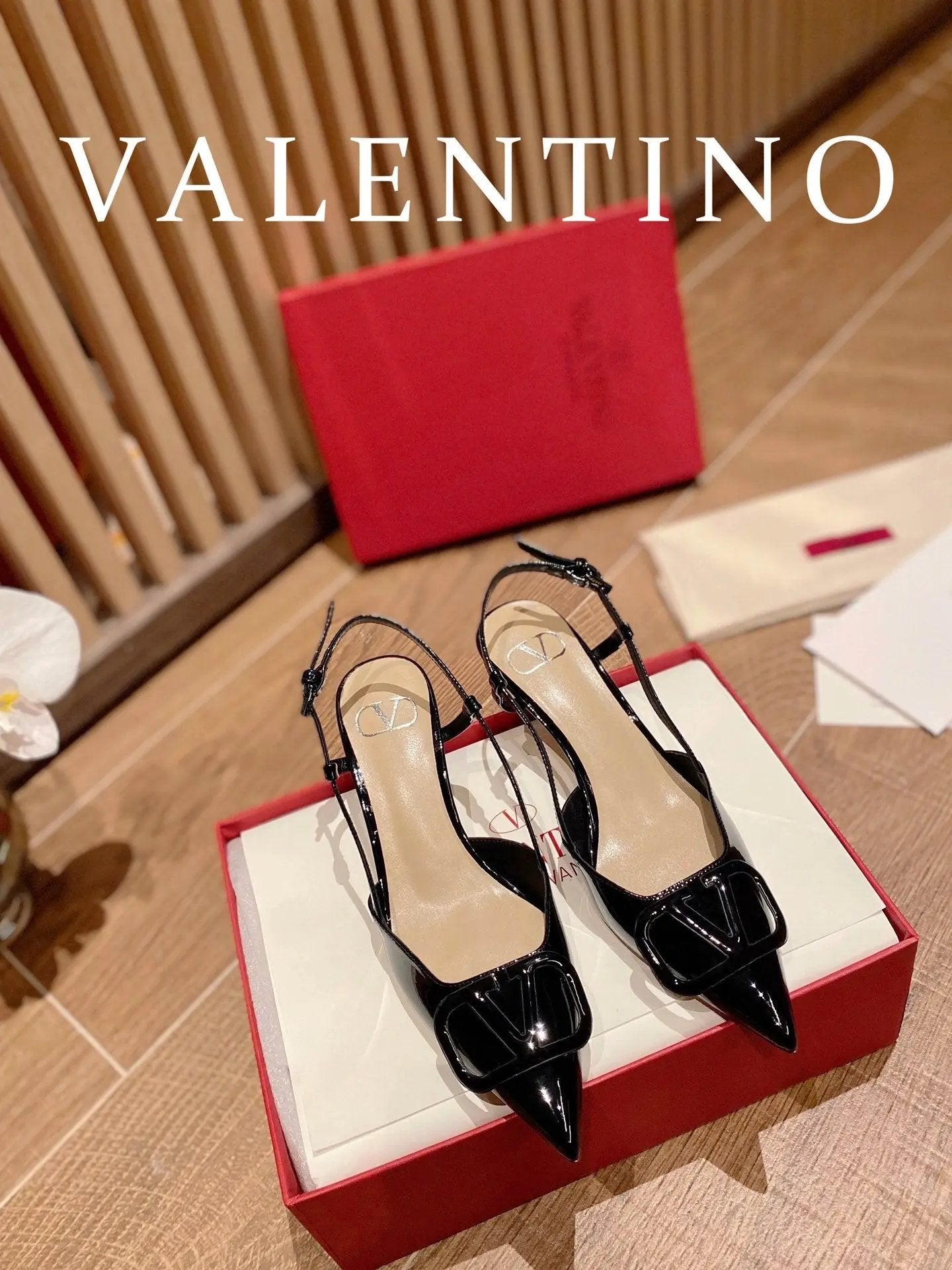 Valentino High Heels Black tenisice — prednji prikaz