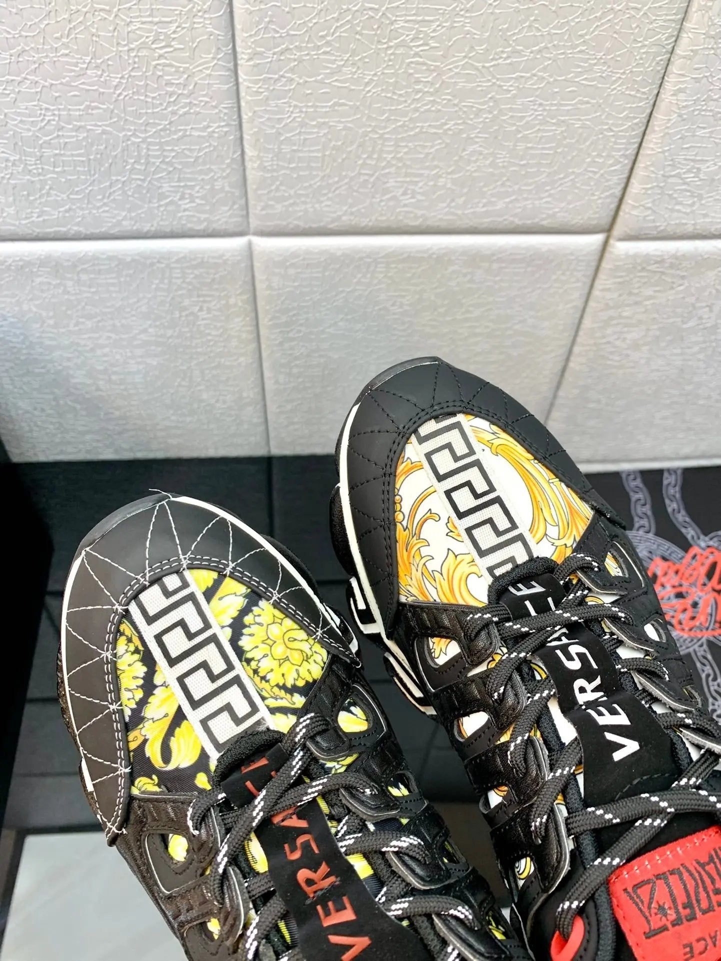 Versace Balck Gold tenisice — straga