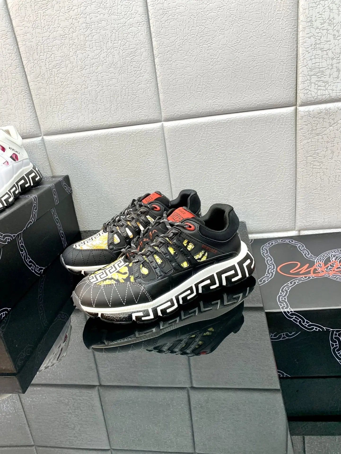 Versace Balck Gold tenisice — fotografija 6