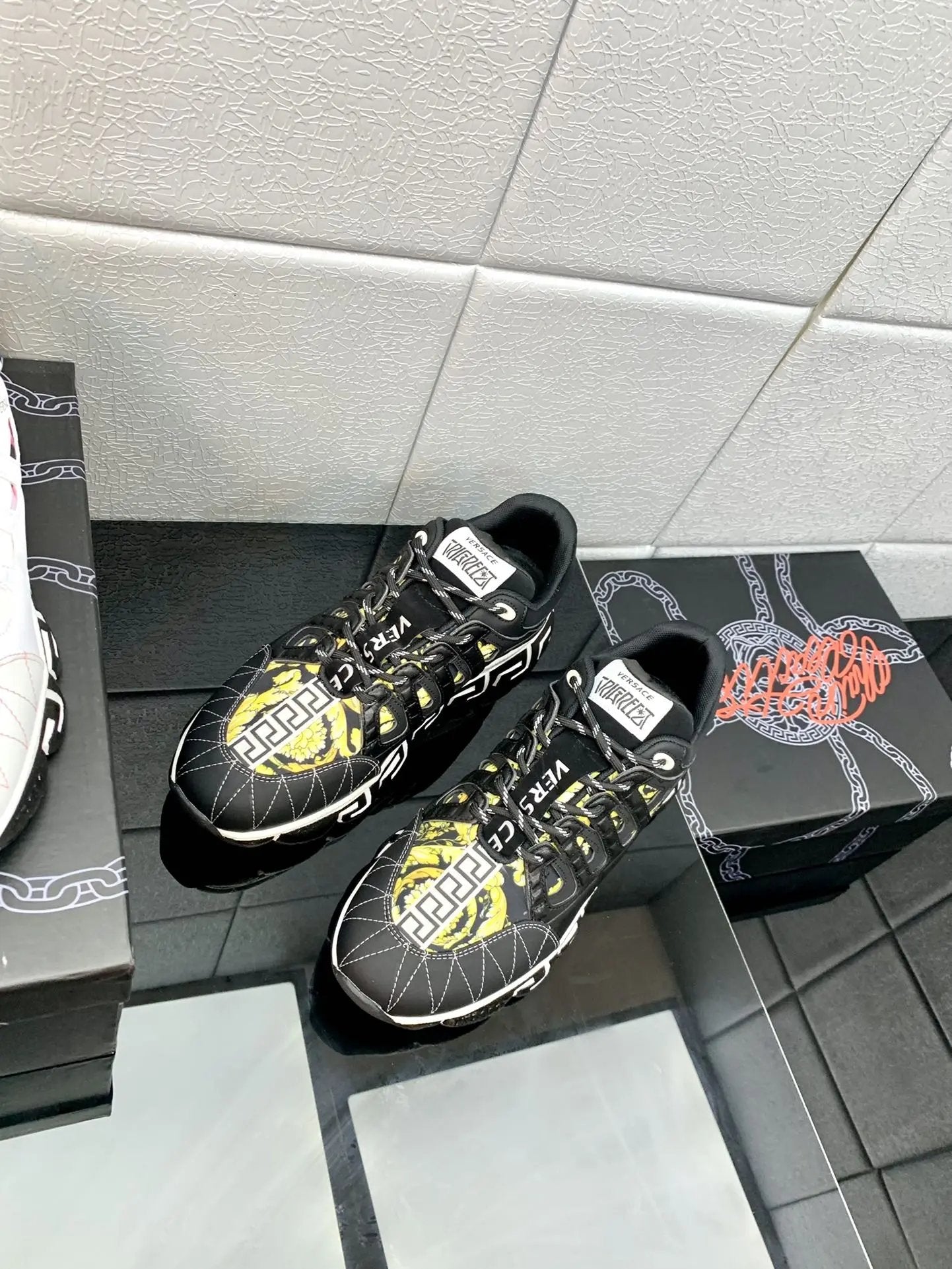 Versace Balck Gold low tenisice — gornji prikaz