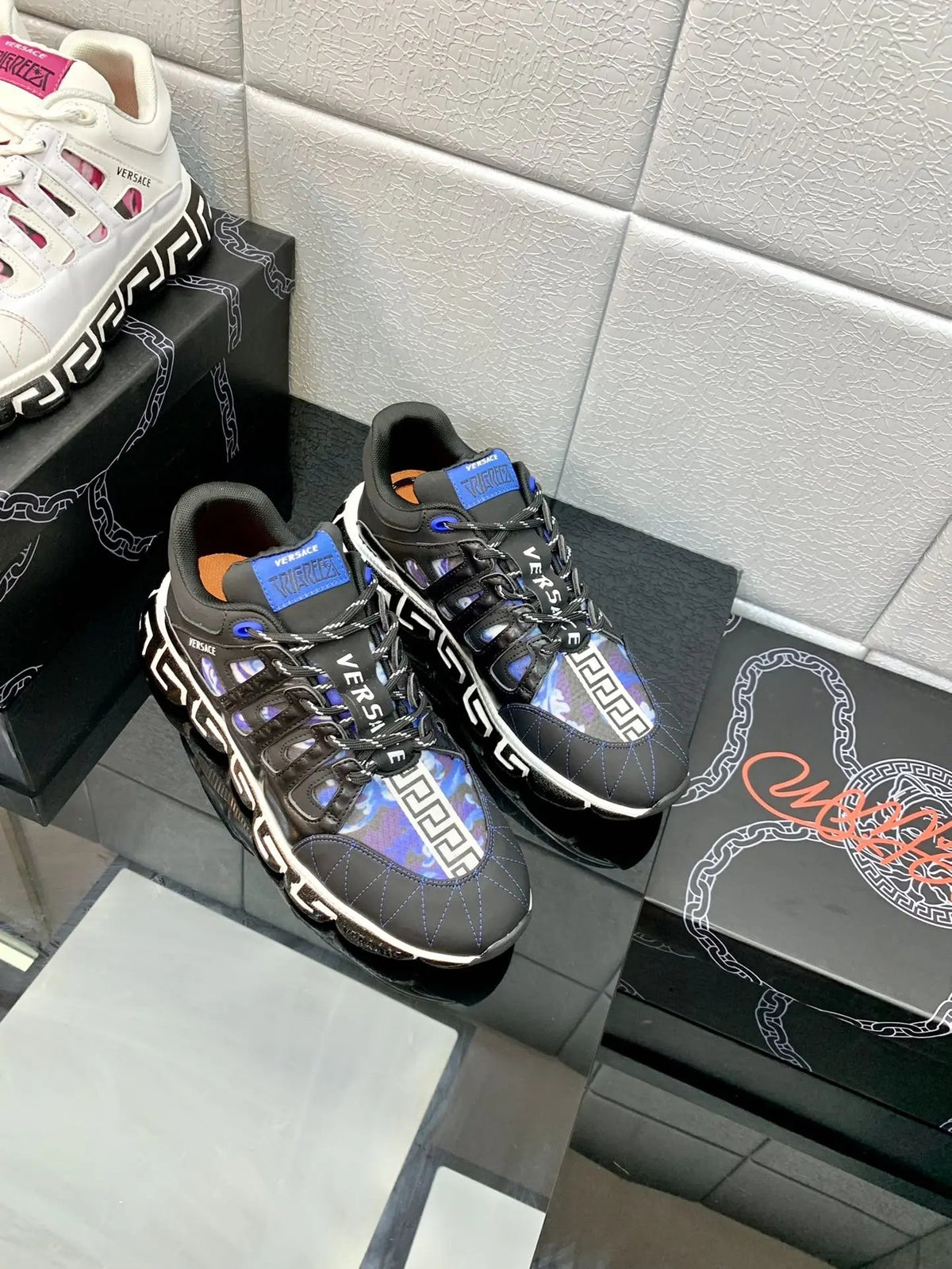 Versace Blue Purple tenisice — bočni prikaz