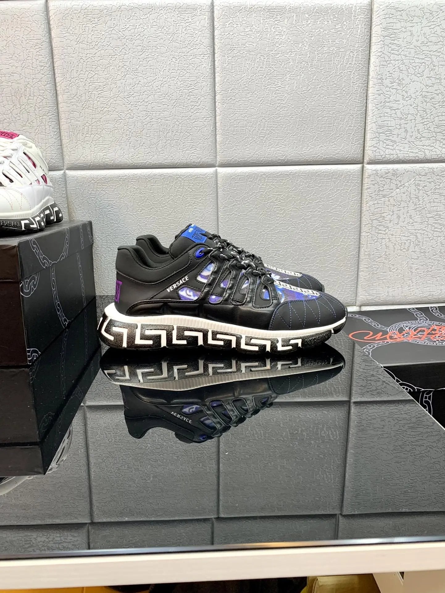 Versace Blue Purple tenisice — detalj
