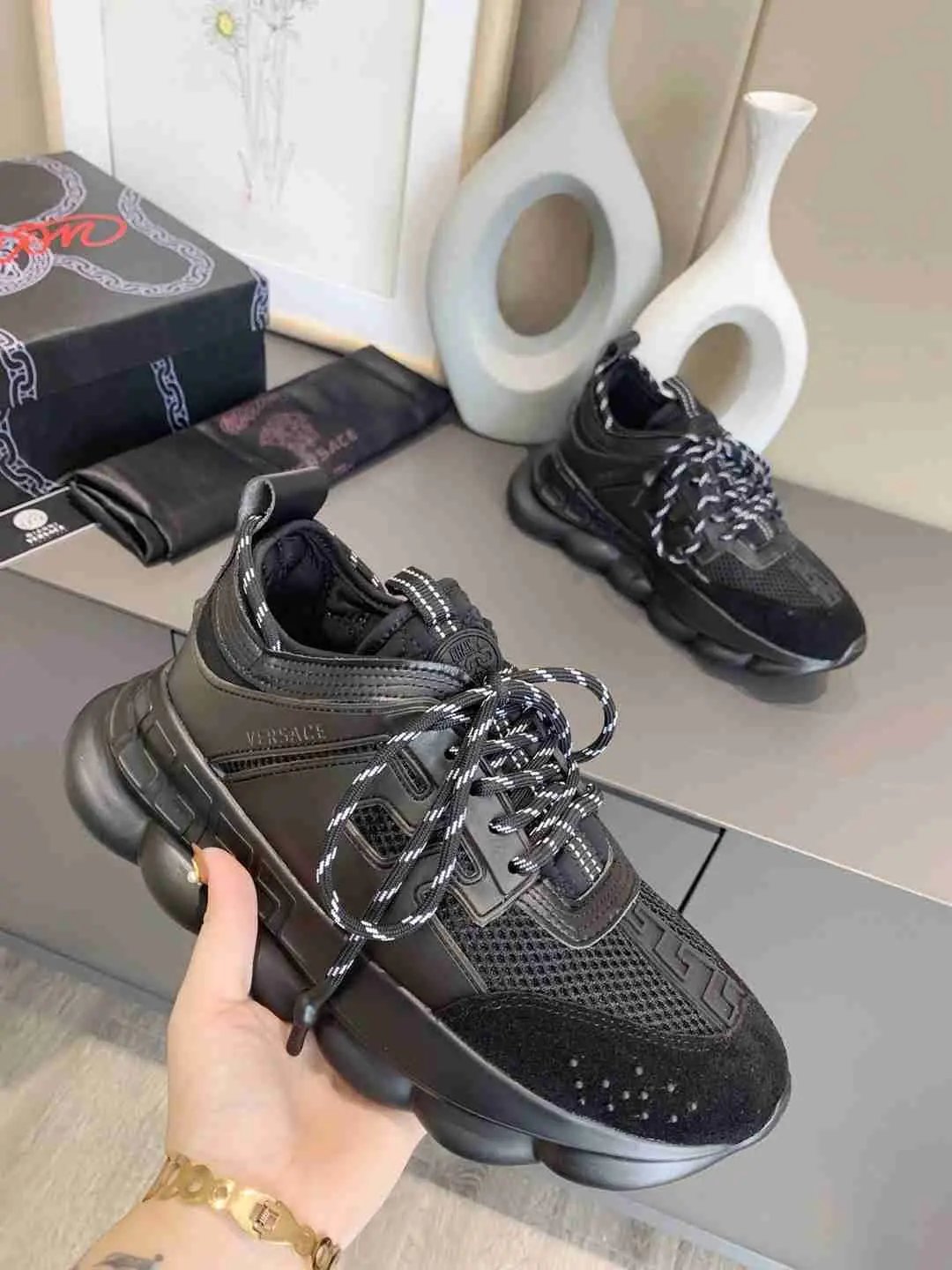 Versace Chain Reaction Balck tenisice — prednji prikaz