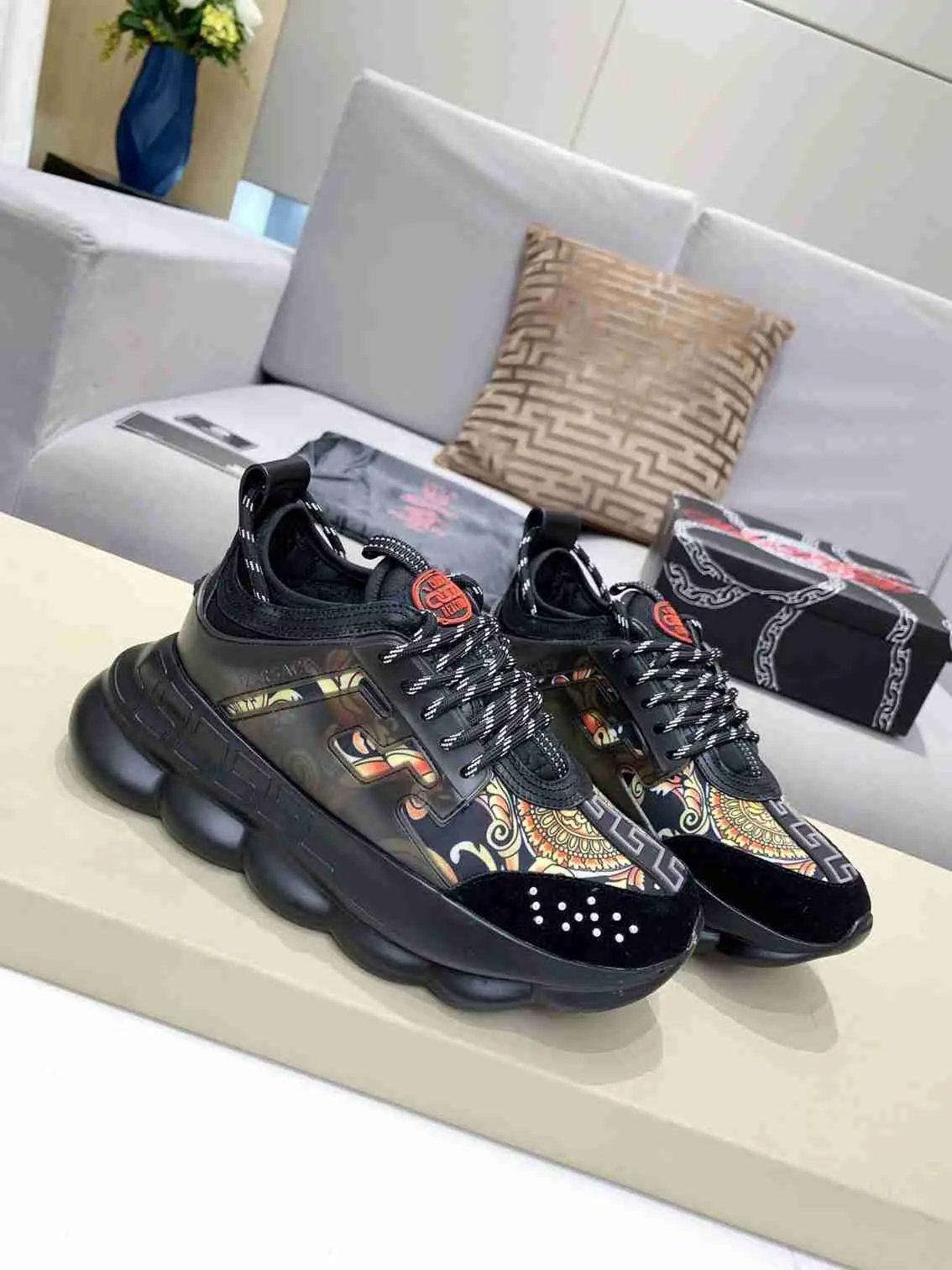 Versace Chain Reaction Balck Gold tenisice — gornji prikaz