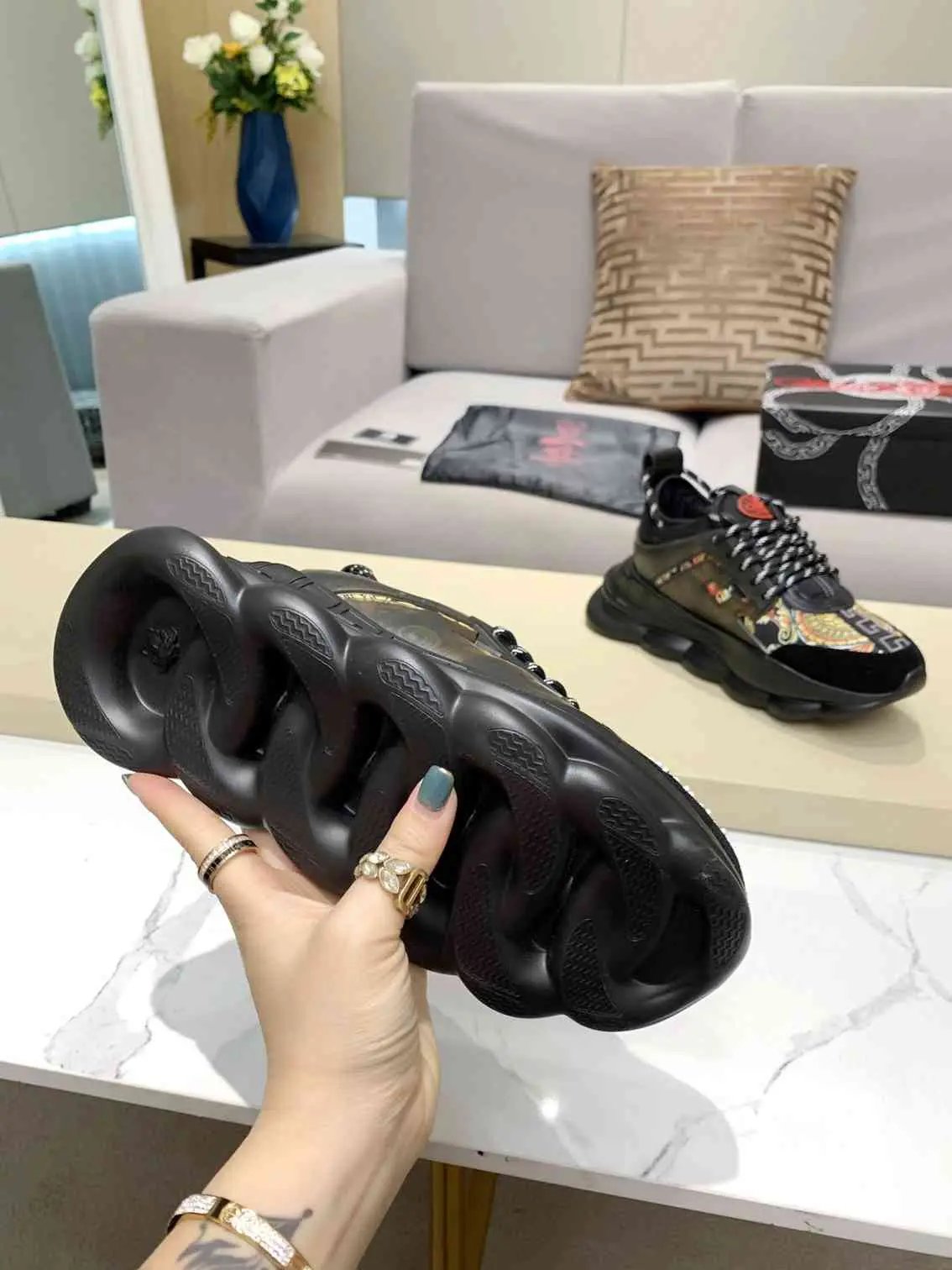 Versace Chain Reaction Balck Gold tenisice — fotografija 8
