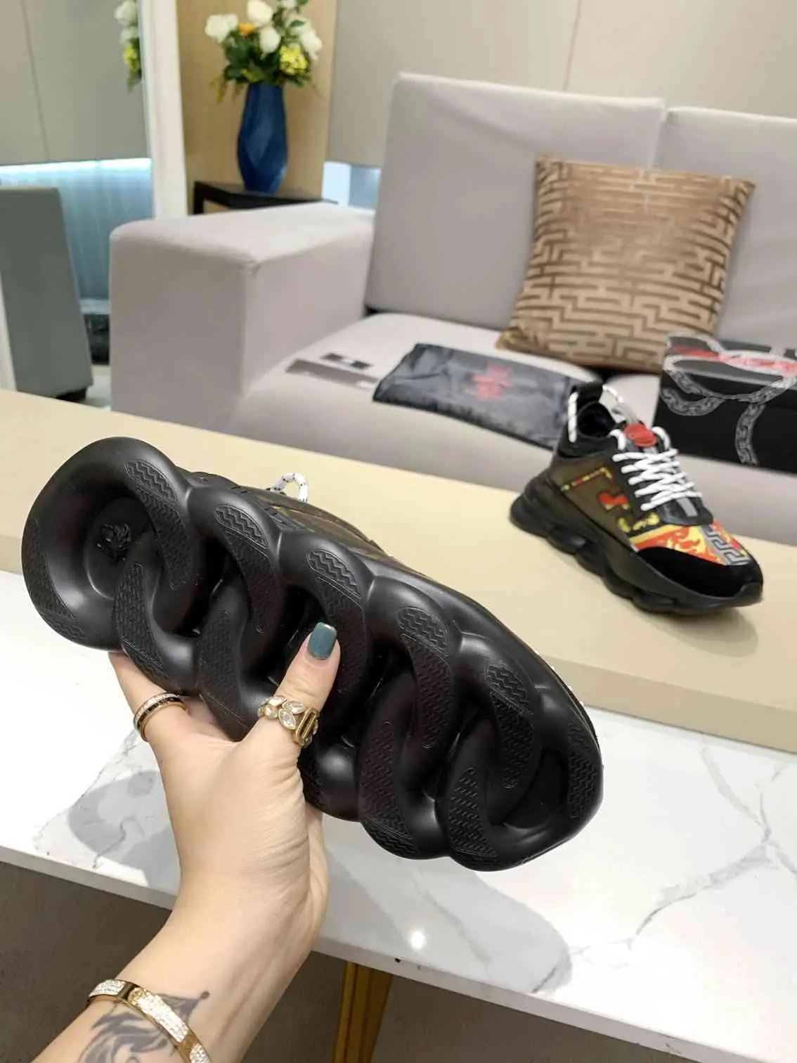 Versace Chain Reaction Balck Gold Red tenisice — fotografija 7