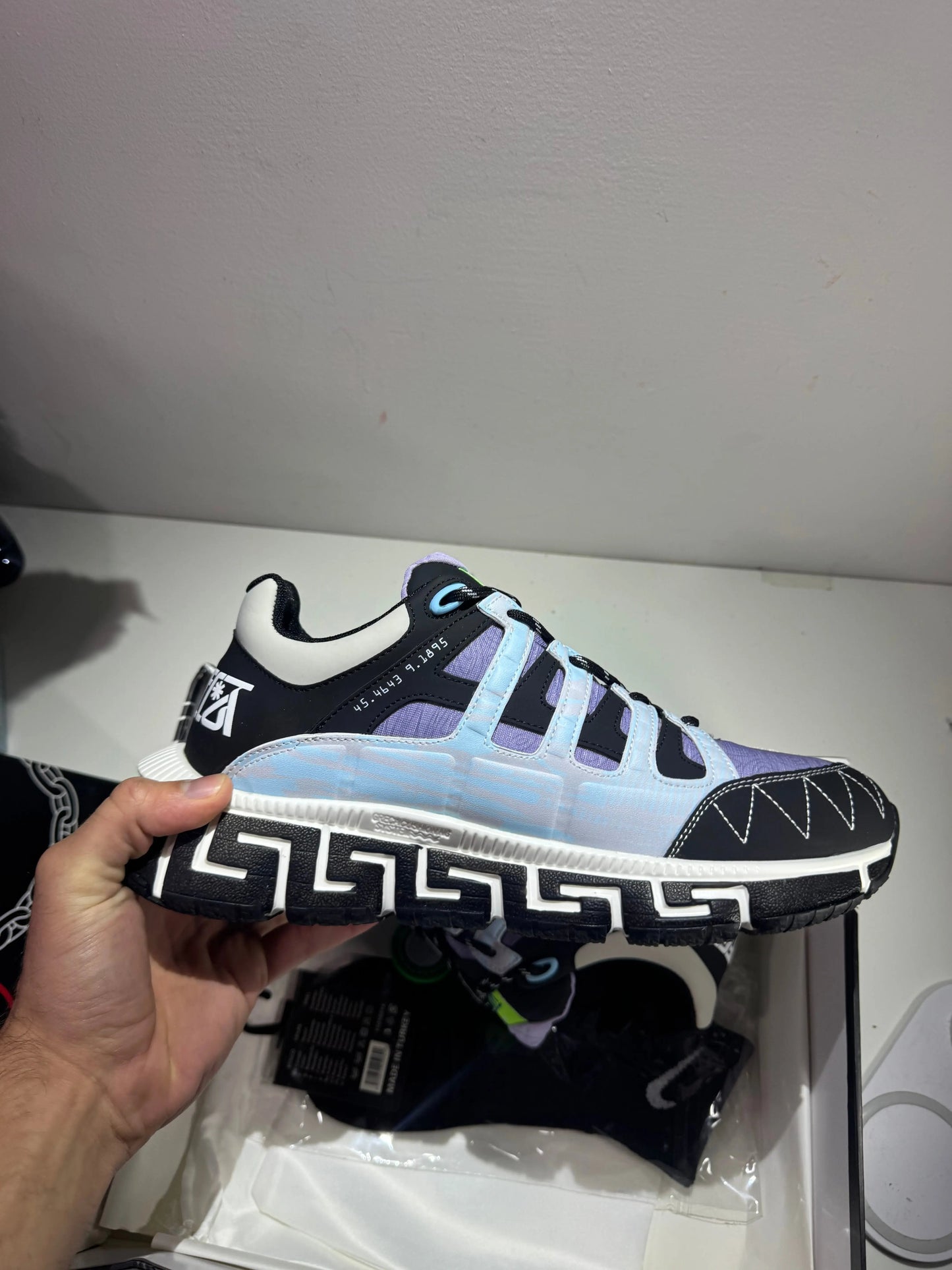 Versace Sneakers Purple tenisice — detalj
