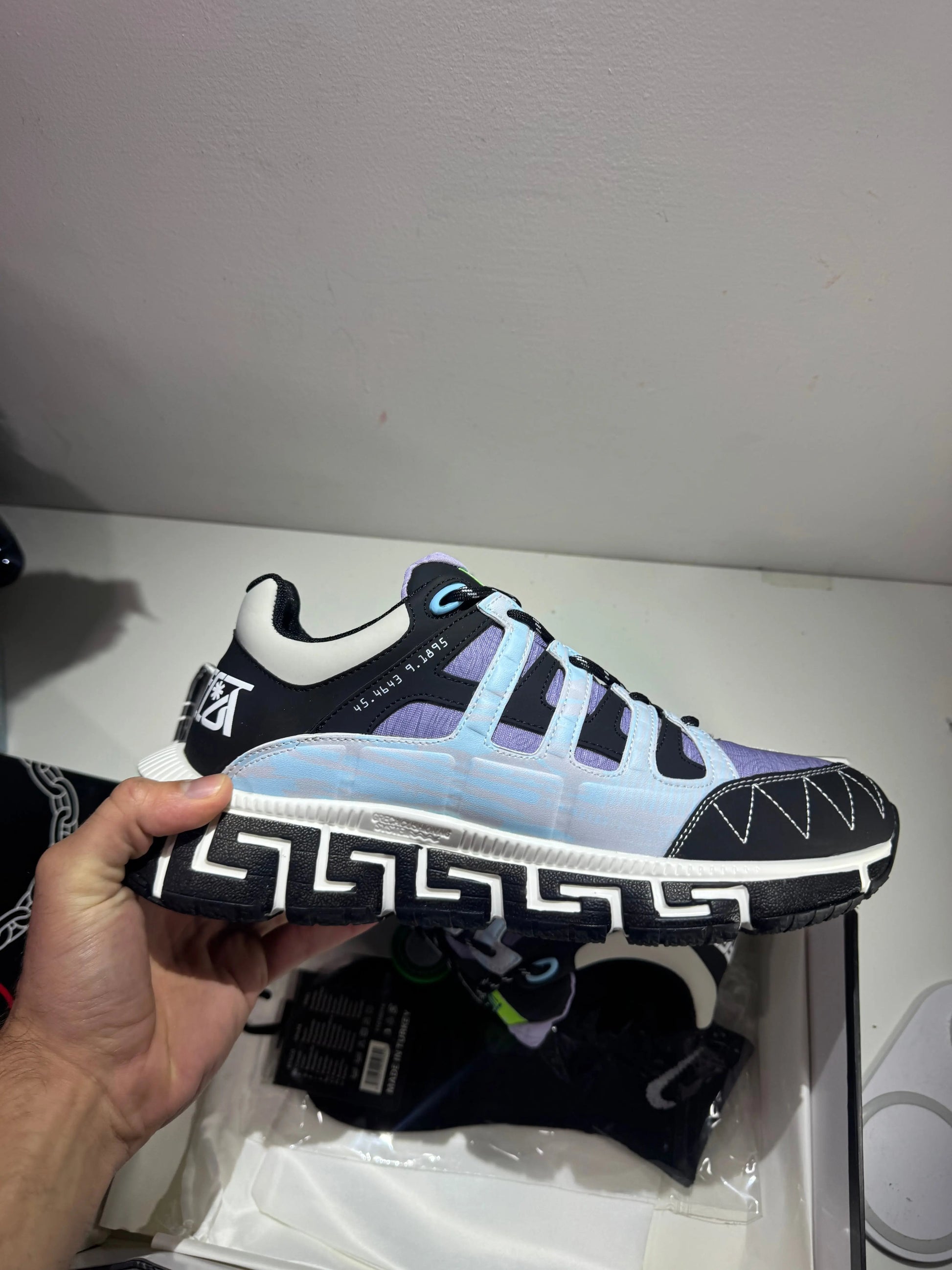 Versace Sneakers Purple tenisice — detalj