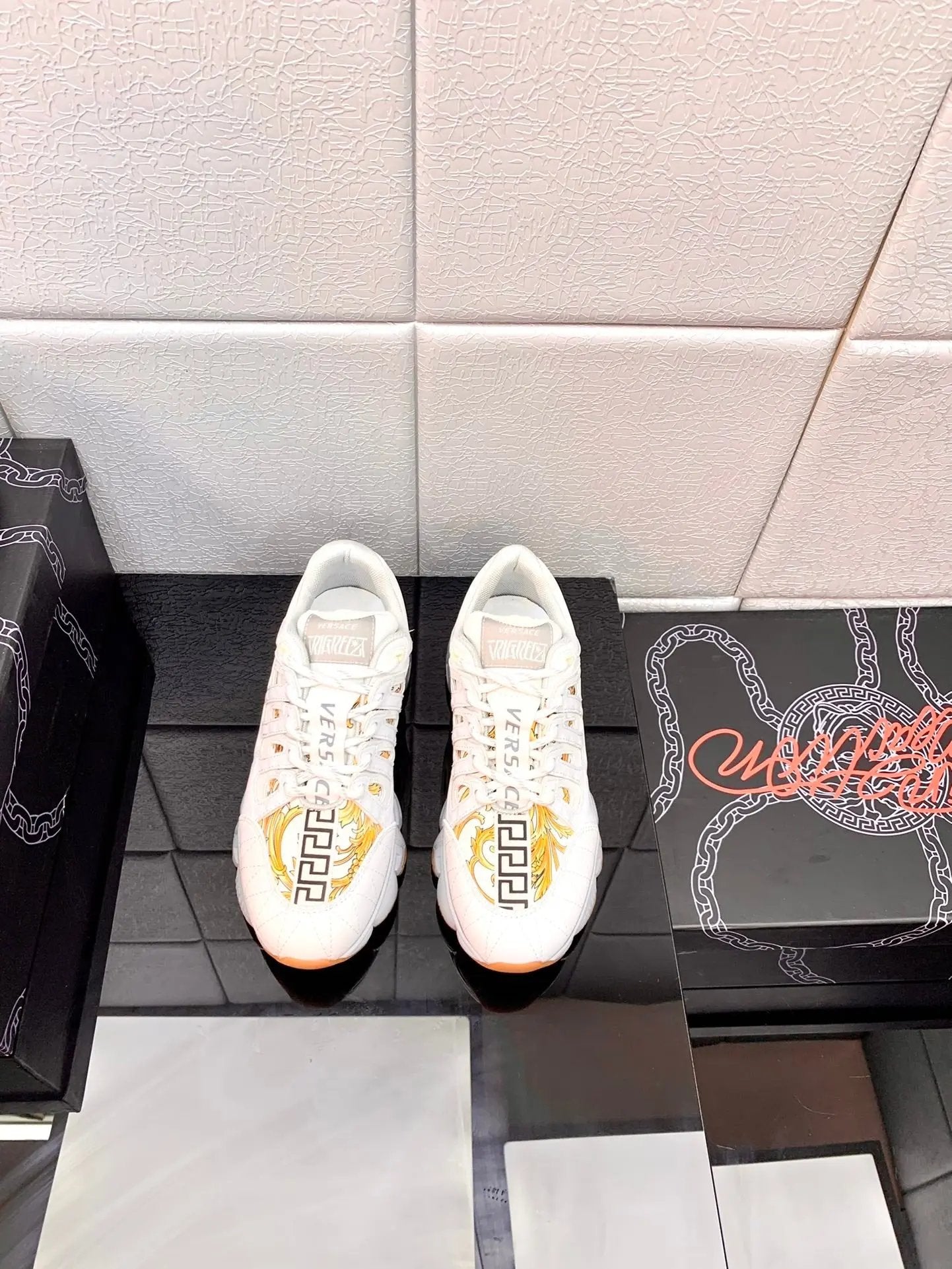 Versace White tenisice — gornji prikaz