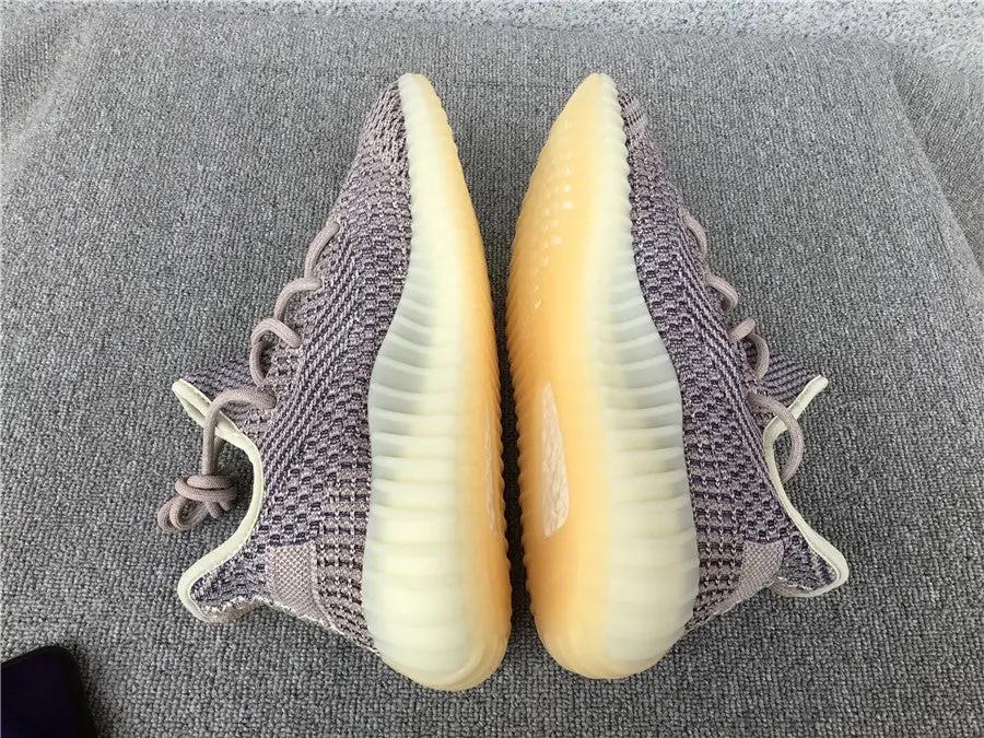 Yeezy 350 V2 Ash Perl tenisice — straga