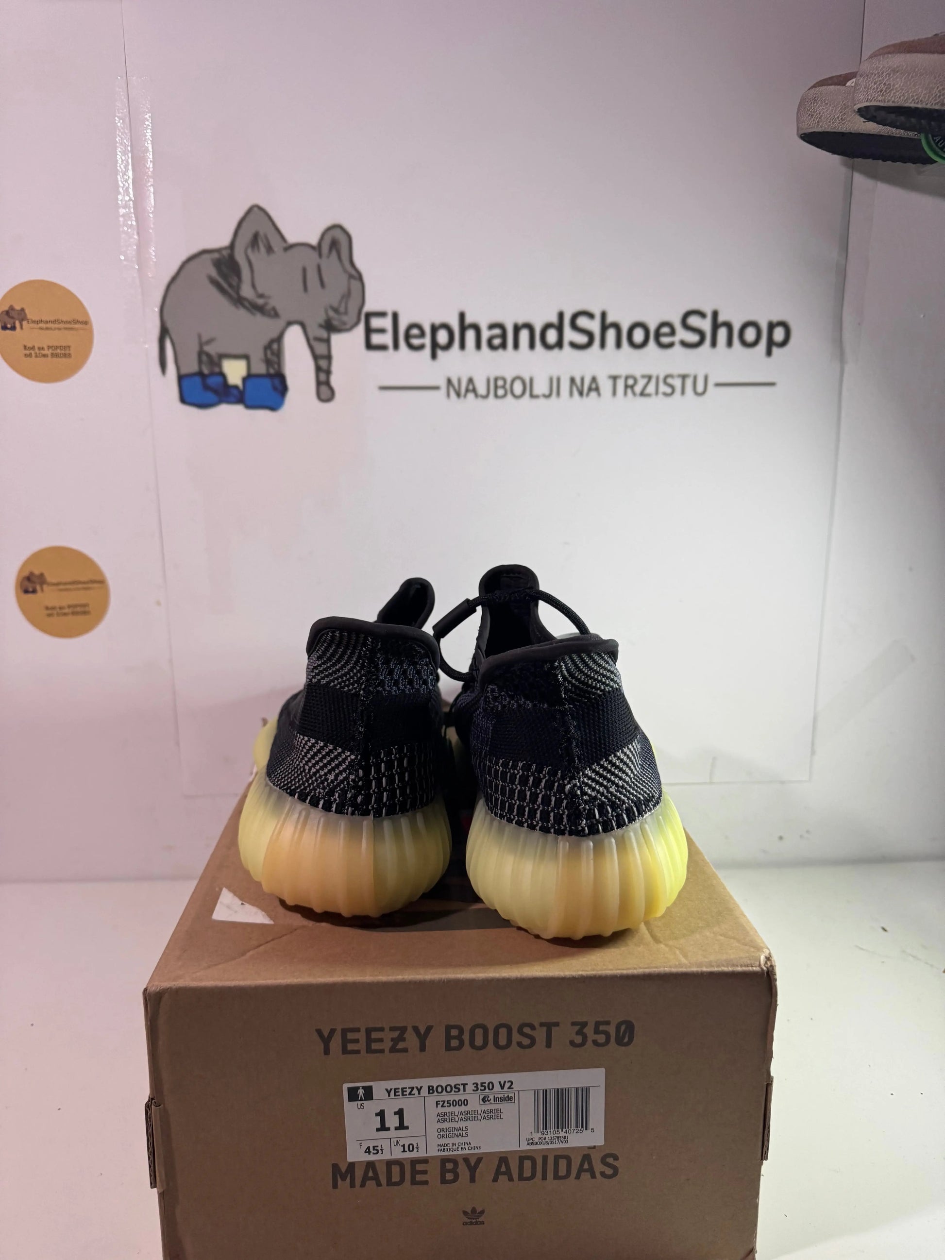 Yeezy Asriel tenisice — prednji prikaz