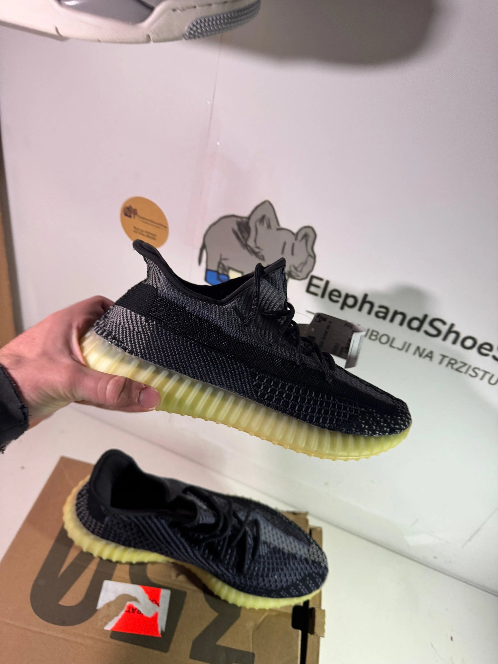 Yeezy Asriel tenisice — detalj