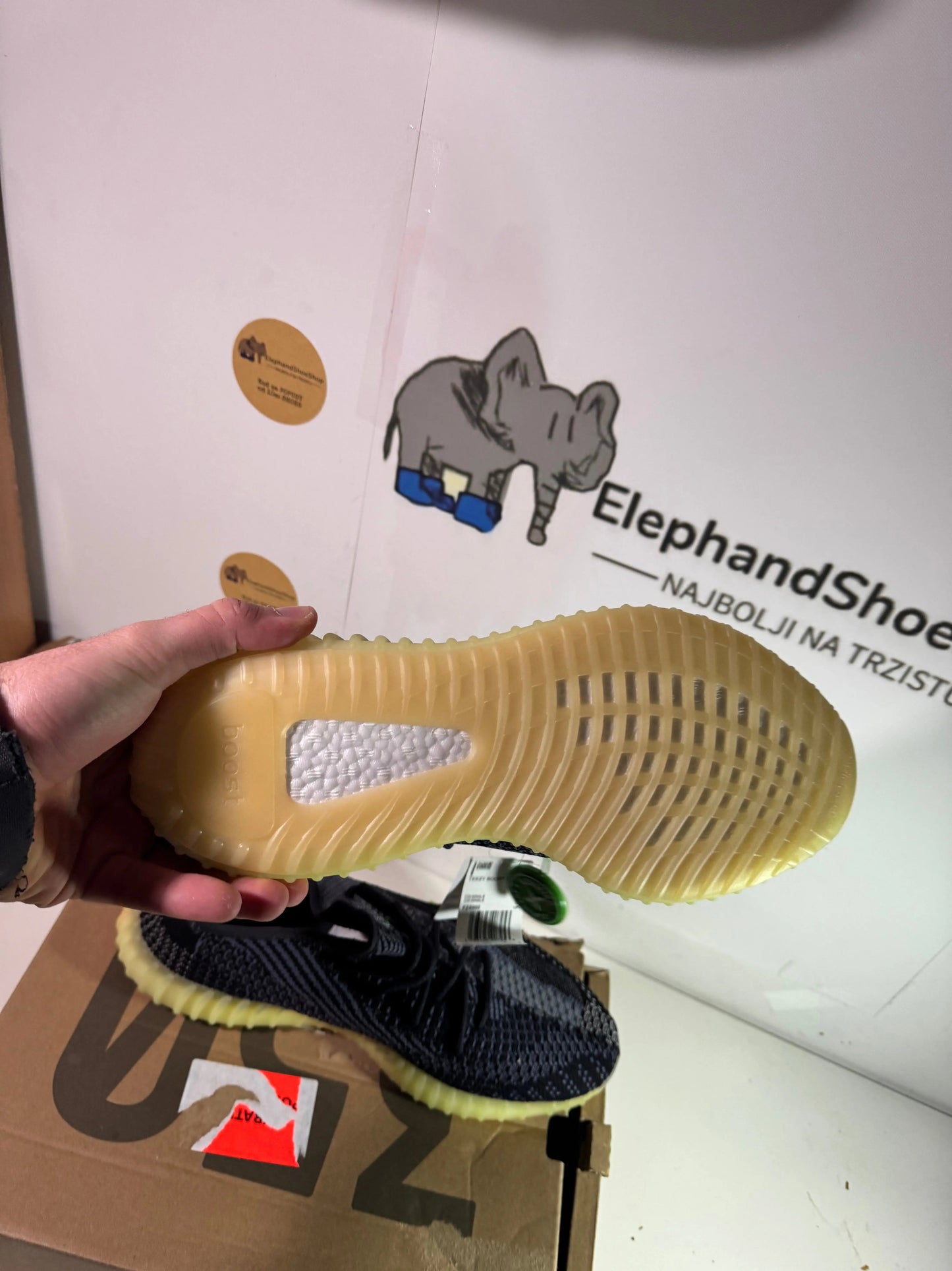 Yeezy Asriel tenisice — gornji prikaz