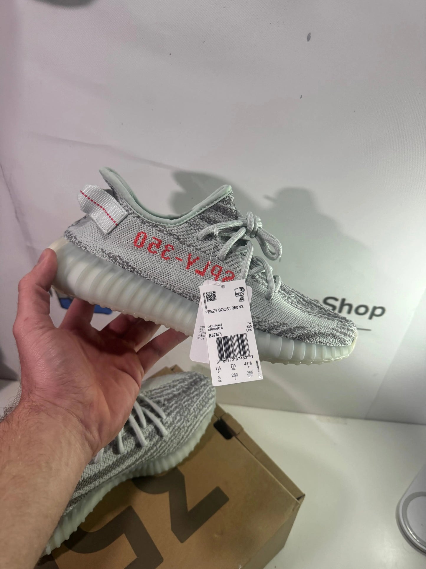 Yeezy Blue Tint tenisice — detalj