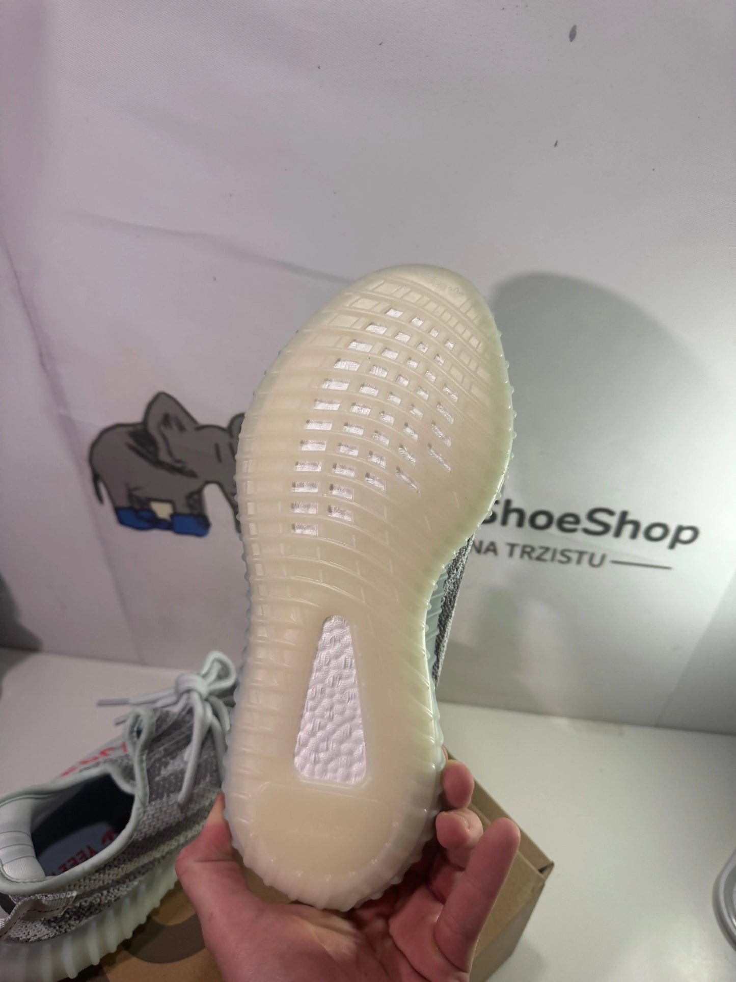 Yeezy Blue Tint tenisice — gornji prikaz