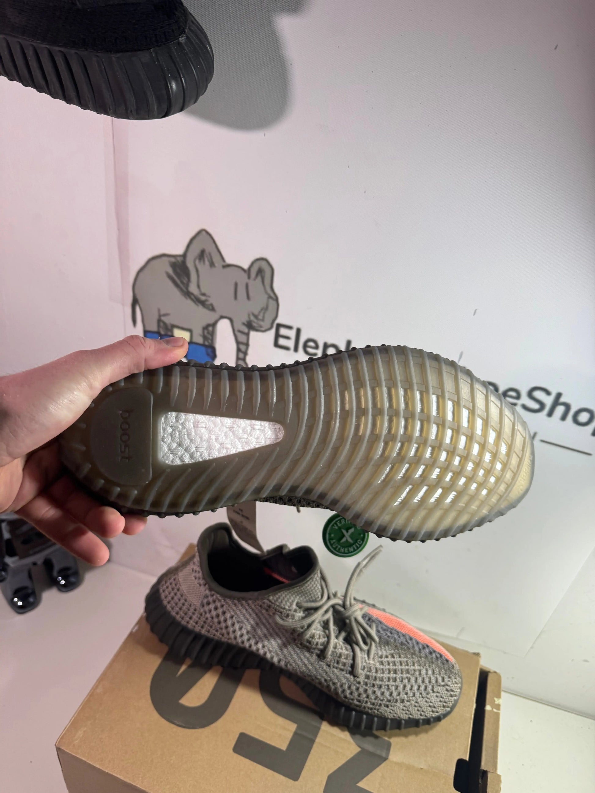 Yeezy Brown / Orange tenisice — prednji prikaz