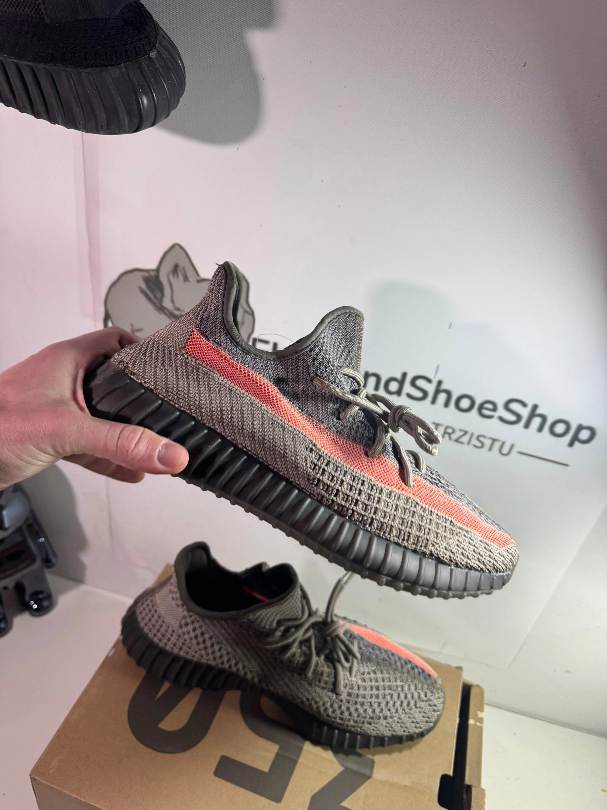Yeezy Brown / Orange tenisice — straga