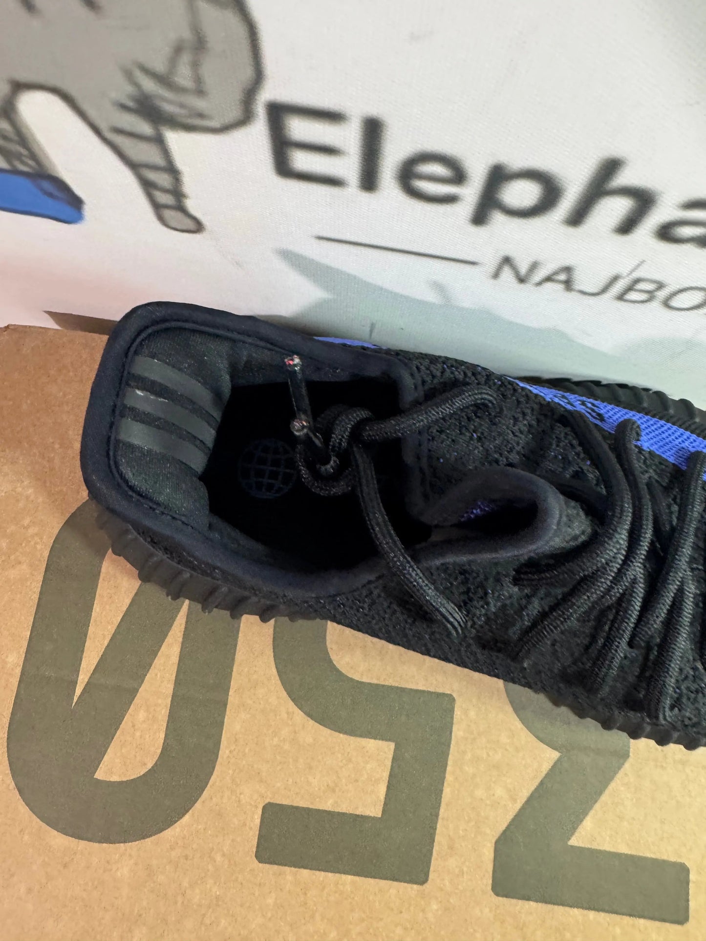 Yeezy Dazzling V2 tenisice — fotografija 6
