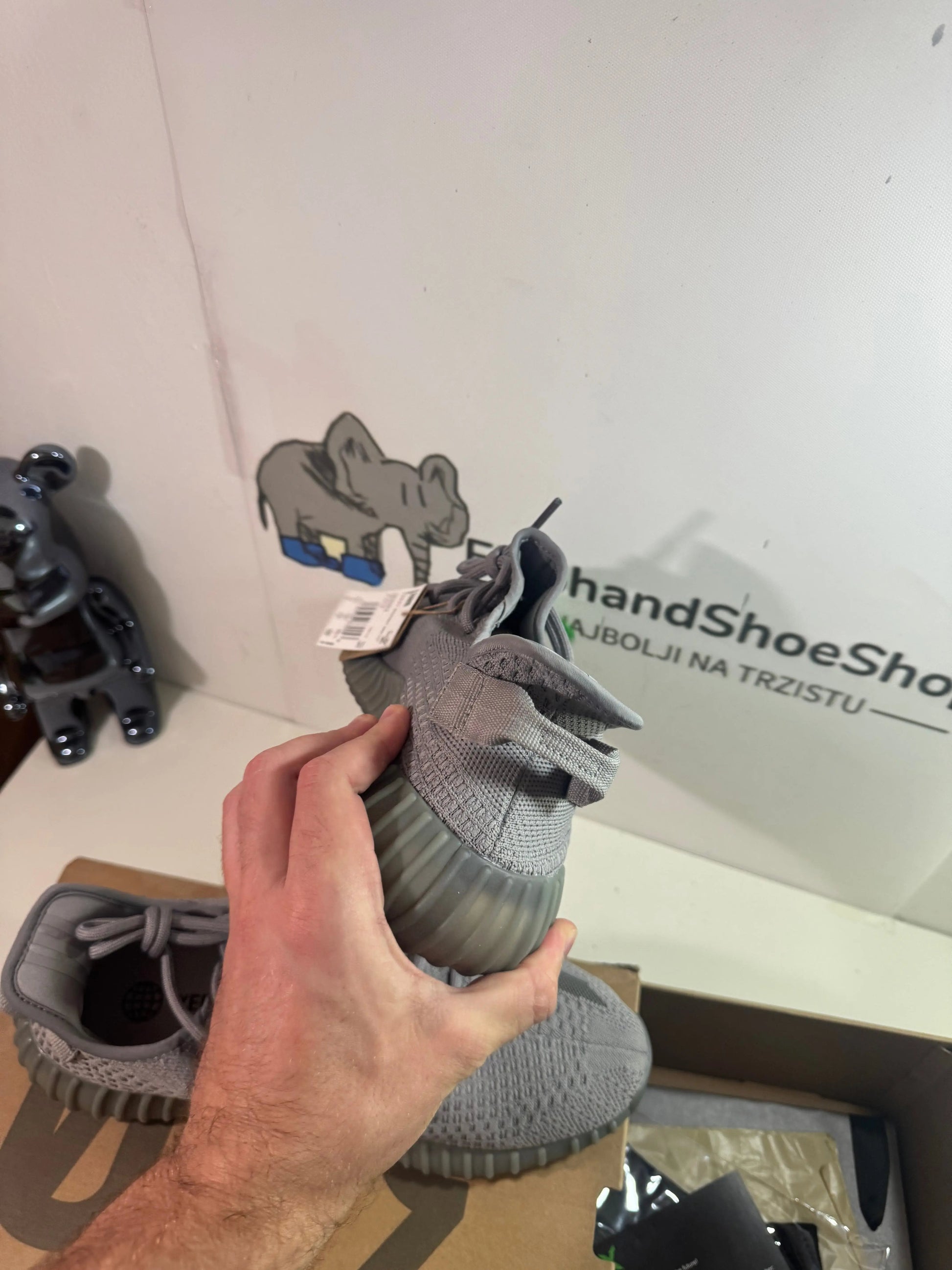 Yeezy Grey tenisice — detalj