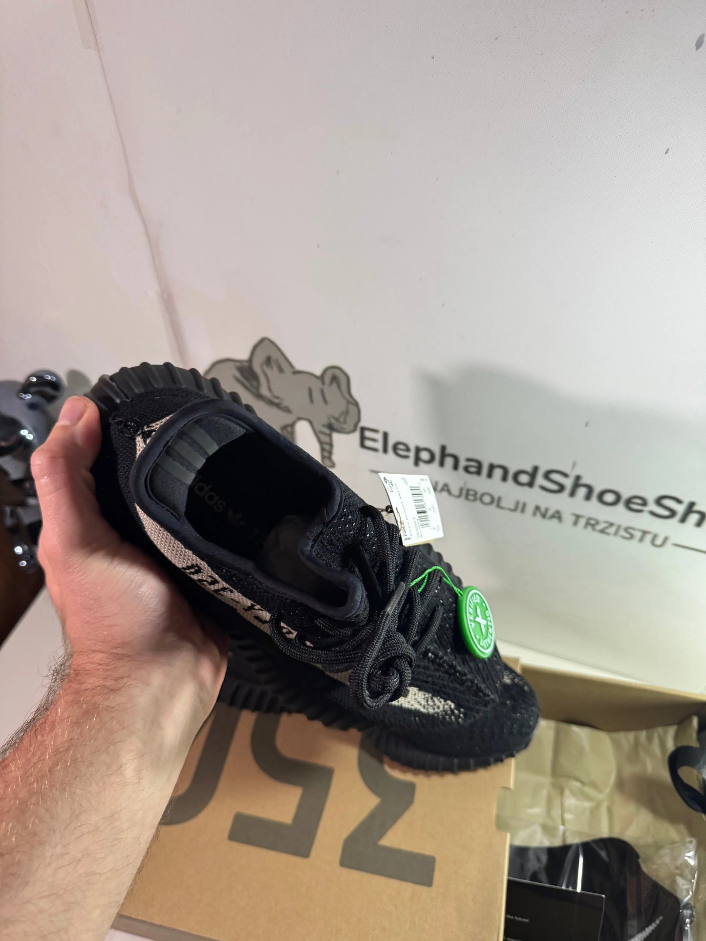 Yeezy Oreo V2 tenisice — straga