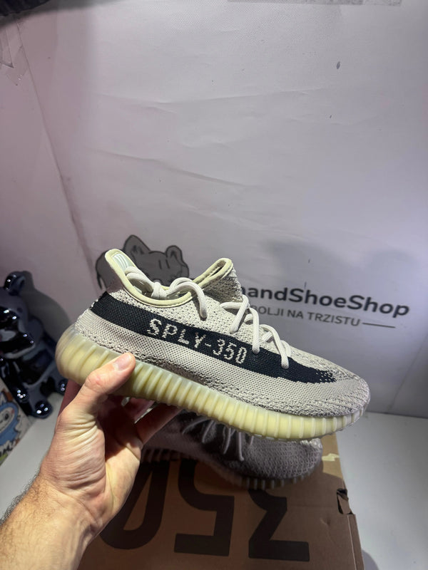 Yeezy Slate tenisice — bočni prikaz