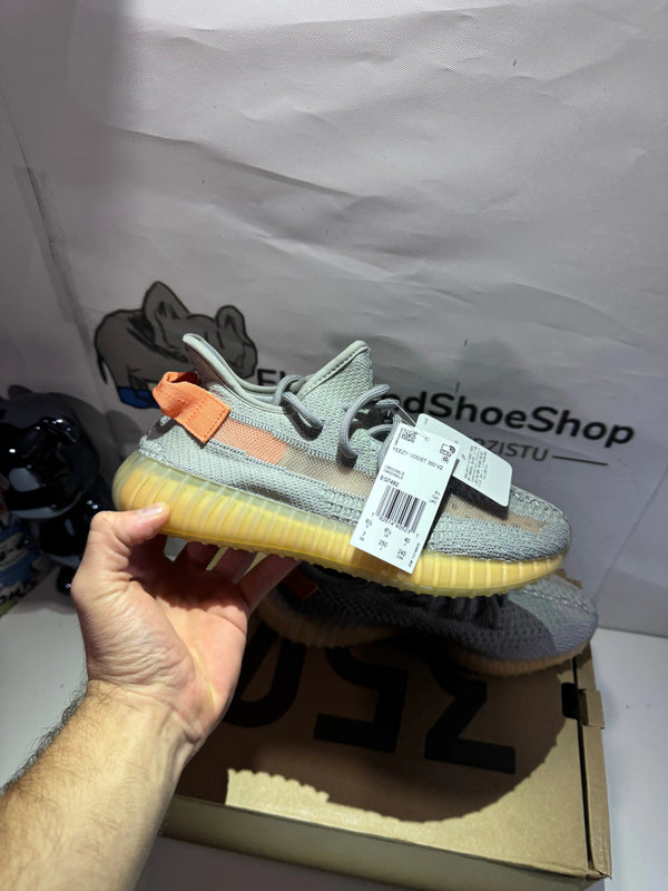 Yeezy True Form tenisice — bočni prikaz