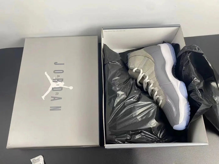 Jordan 11 Grey tenisice — bočni prikaz