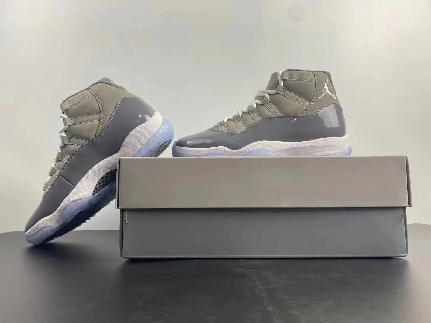 Jordan 11 Grey tenisice — gornji prikaz