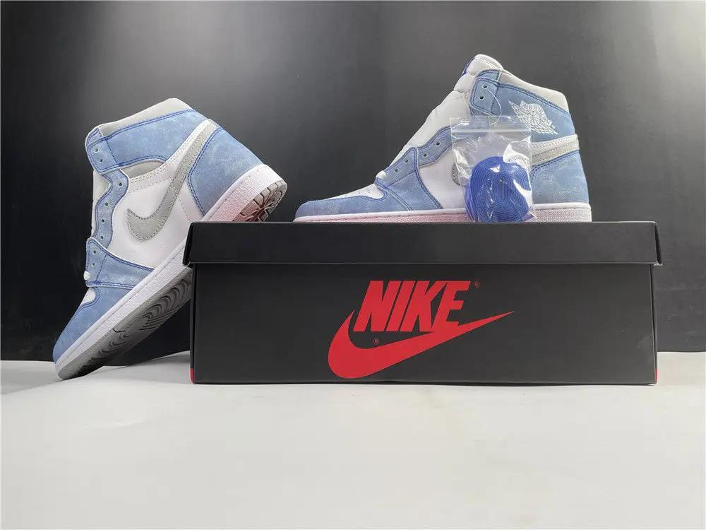 Air Jordan 1 High “Hyper Royale” tenisice — detalj