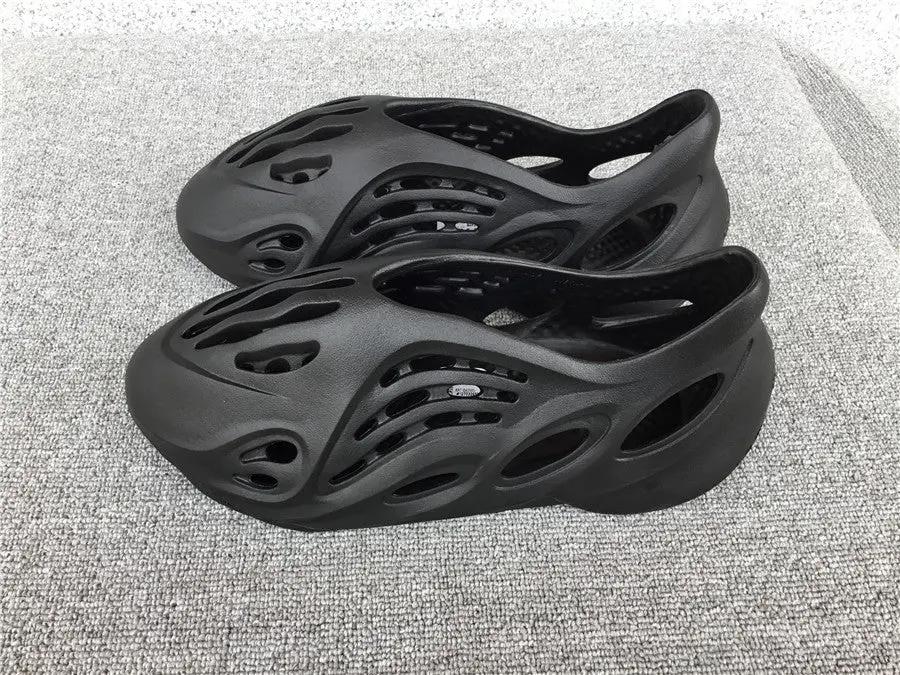 Yeezy Foam Runners Onyx tenisice — detalj