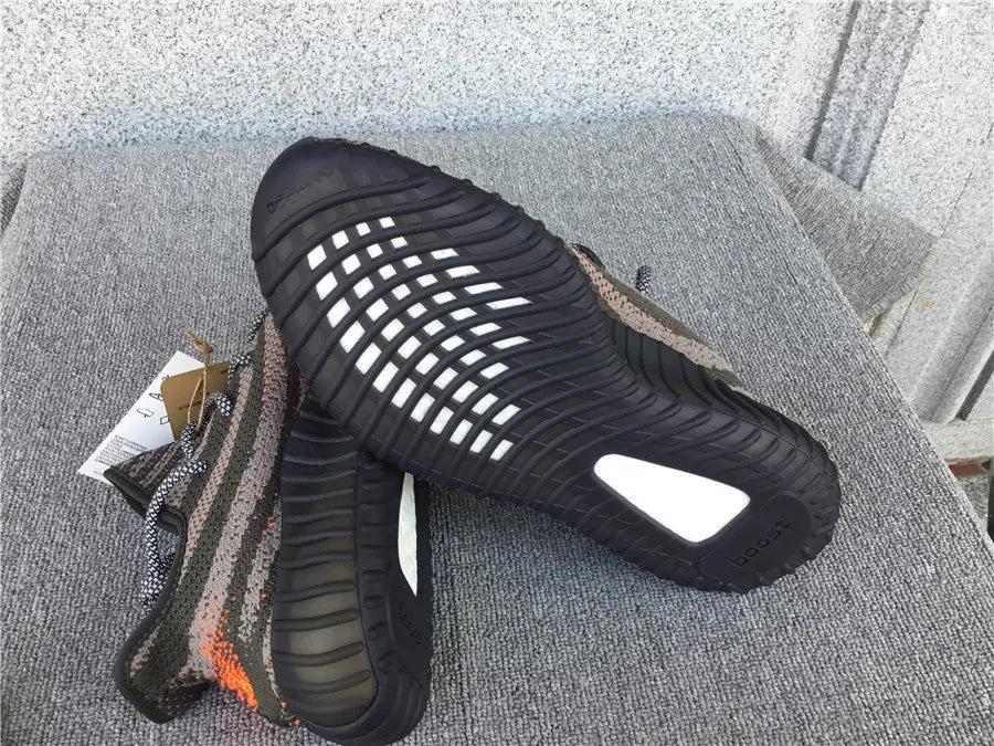 Yeezy 350 V2 Beluga Carbon Reflective tenisice — prednji prikaz