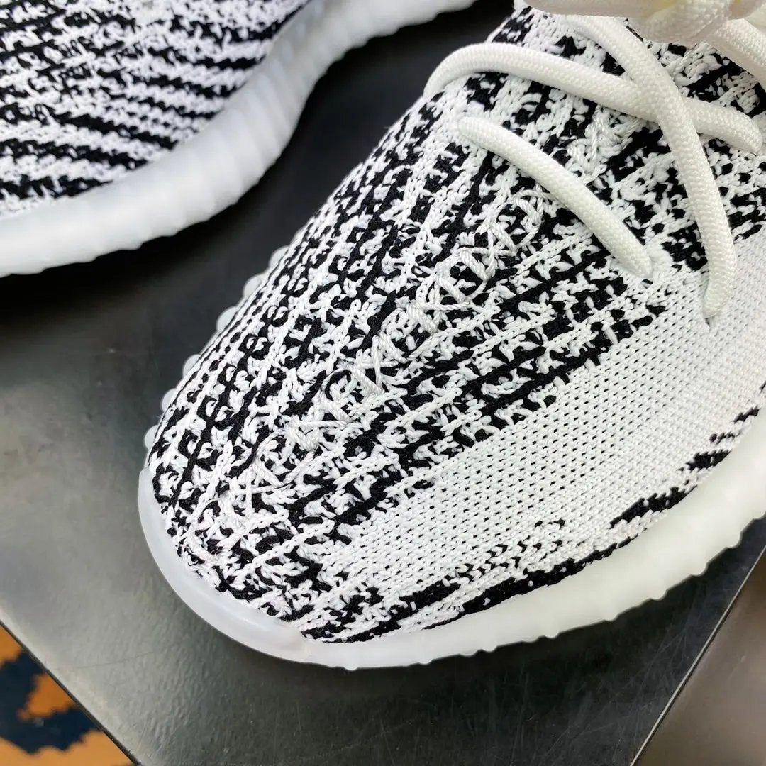 Yeezy 350 Boost V2 Zebra tenisice — fotografija 6