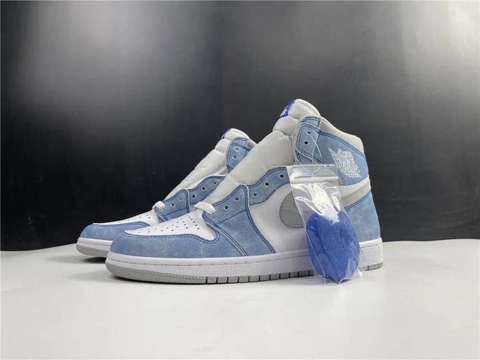 Air Jordan 1 High “Hyper Royale” tenisice — bočni prikaz